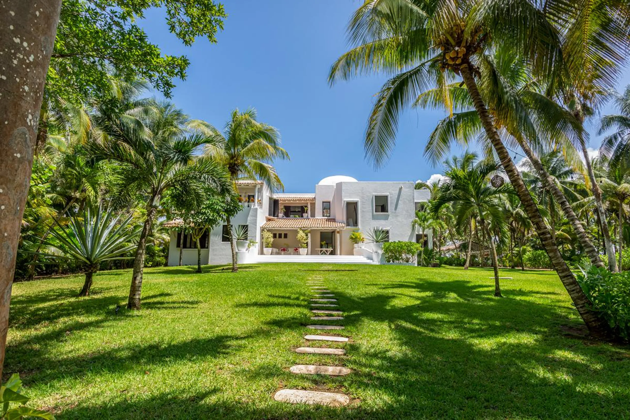 First Class Villa with Pool and  Panoramic Beach Views — photograph 11