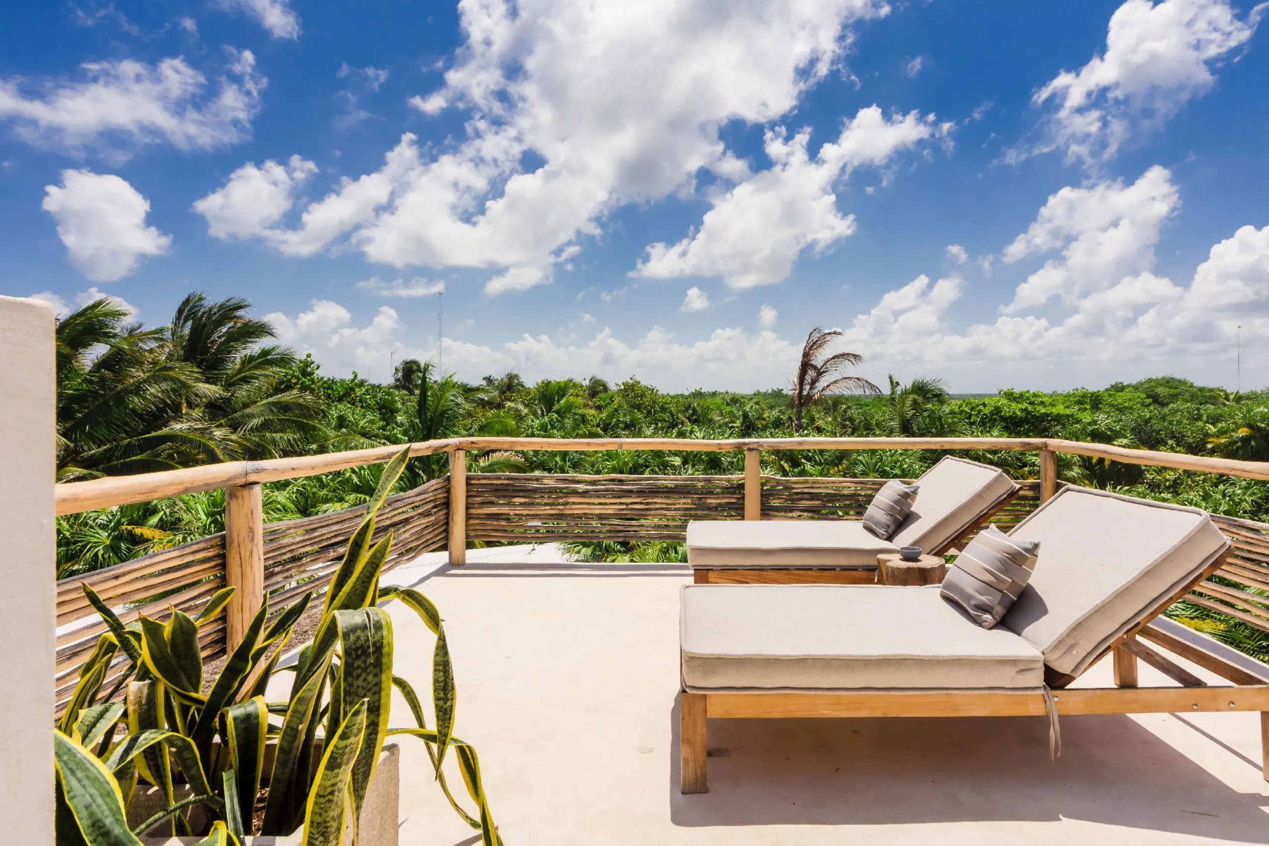 Tropical Luxury Tulum Villa Just Steps to the Beach — photograph 4