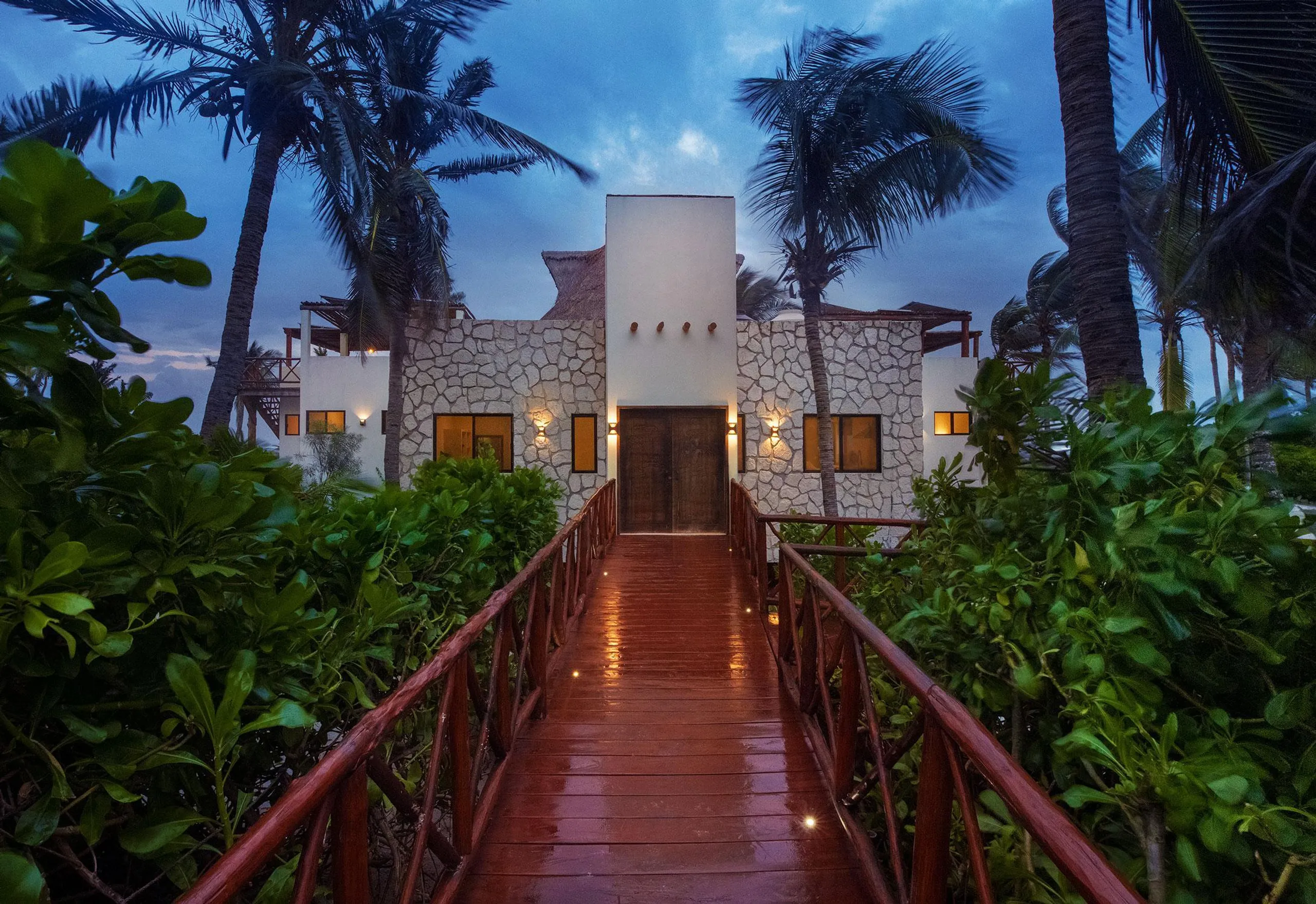 Eco Luxury Beach Retreat with Private Pool and Incredible Ocean Views — photograph 5
