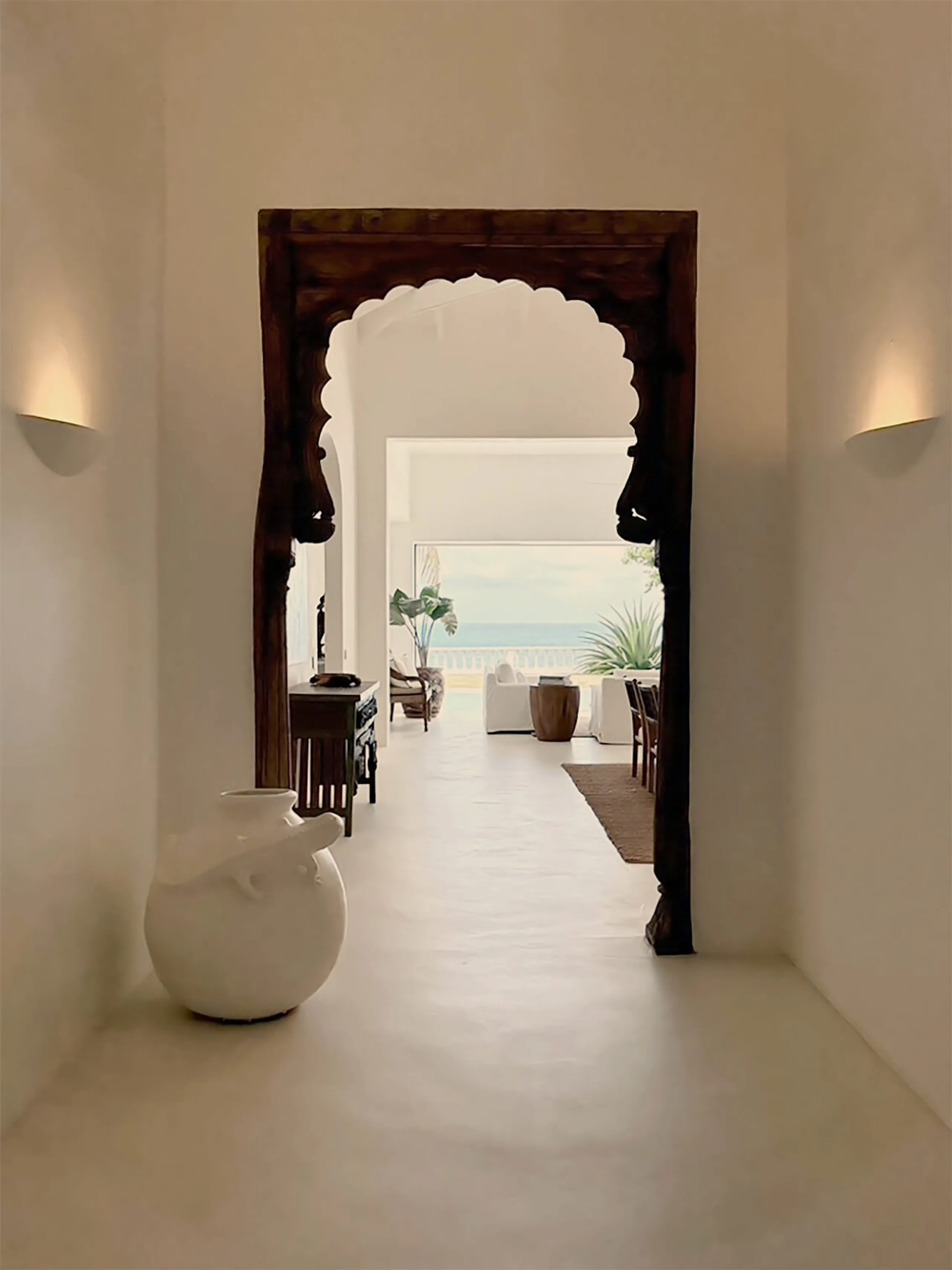 Waterfront Luxury Villa with Private Infinity Pool, Private Dock and Sea Access — photograph 6