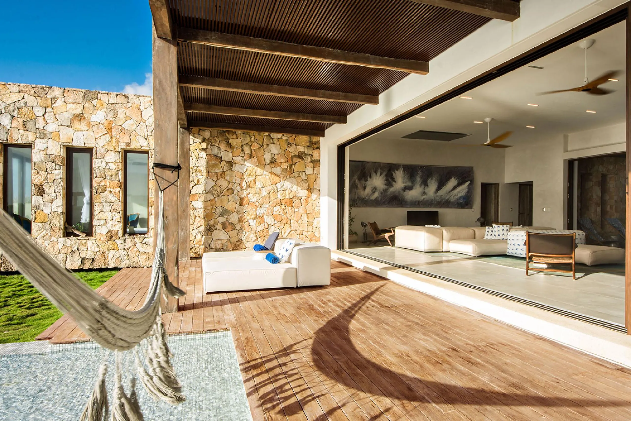 Tulum Beach Front Eco-Villa with Infinity Pool and Stunning Ocean Views — photograph 7