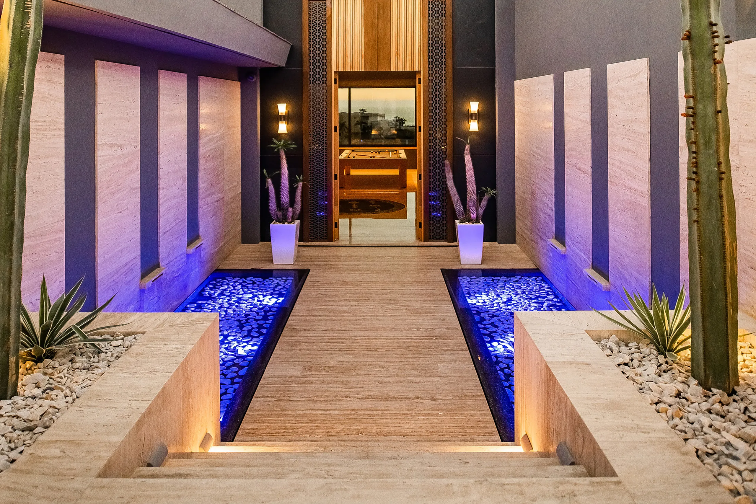Modern Architectural Estate with Jaw-dropping Sunsets in Prestigious Pedregal — photograph 7