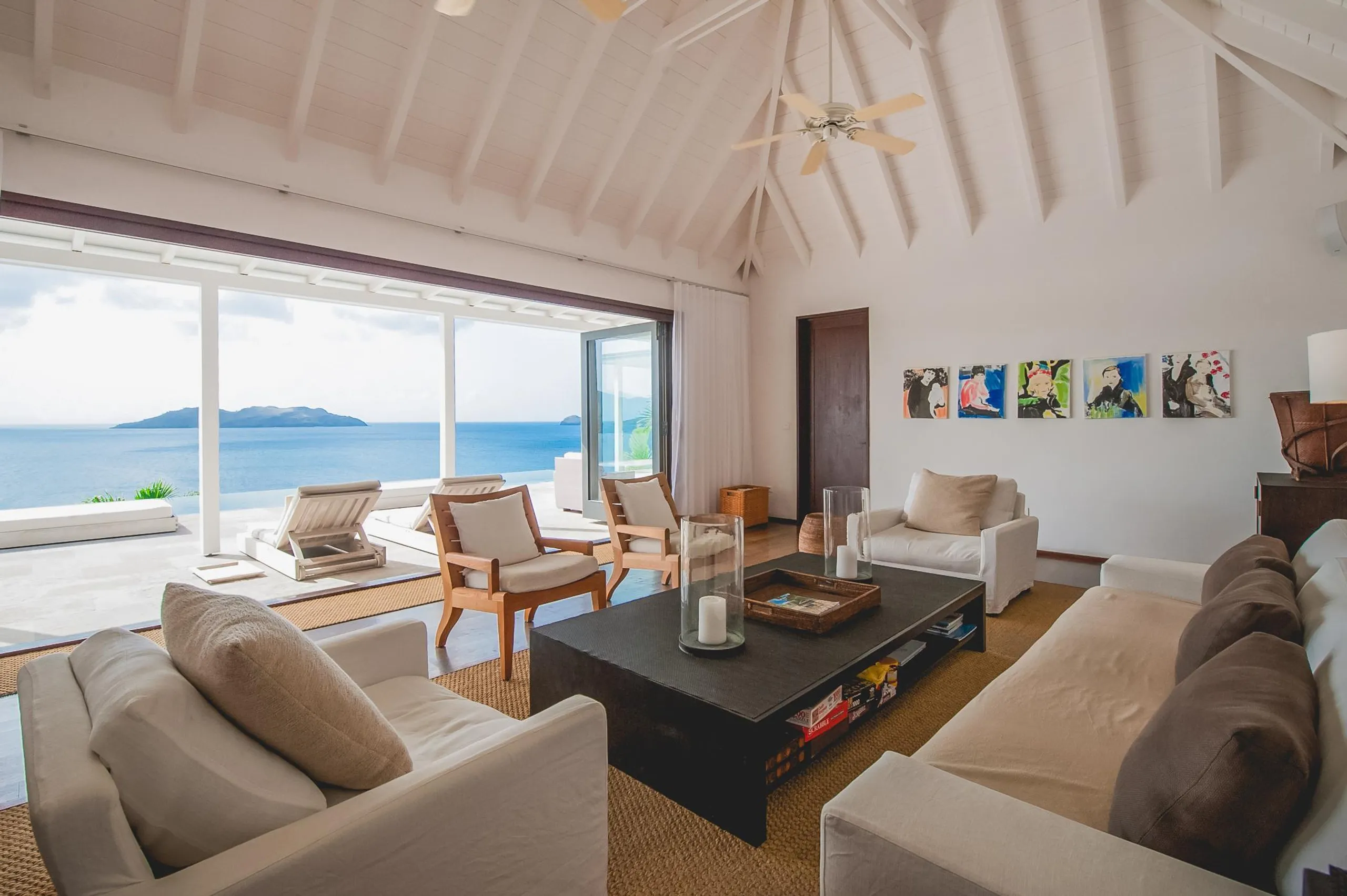 Superb Paradise Villa with Infinity Pool and Firepit — photograph 7