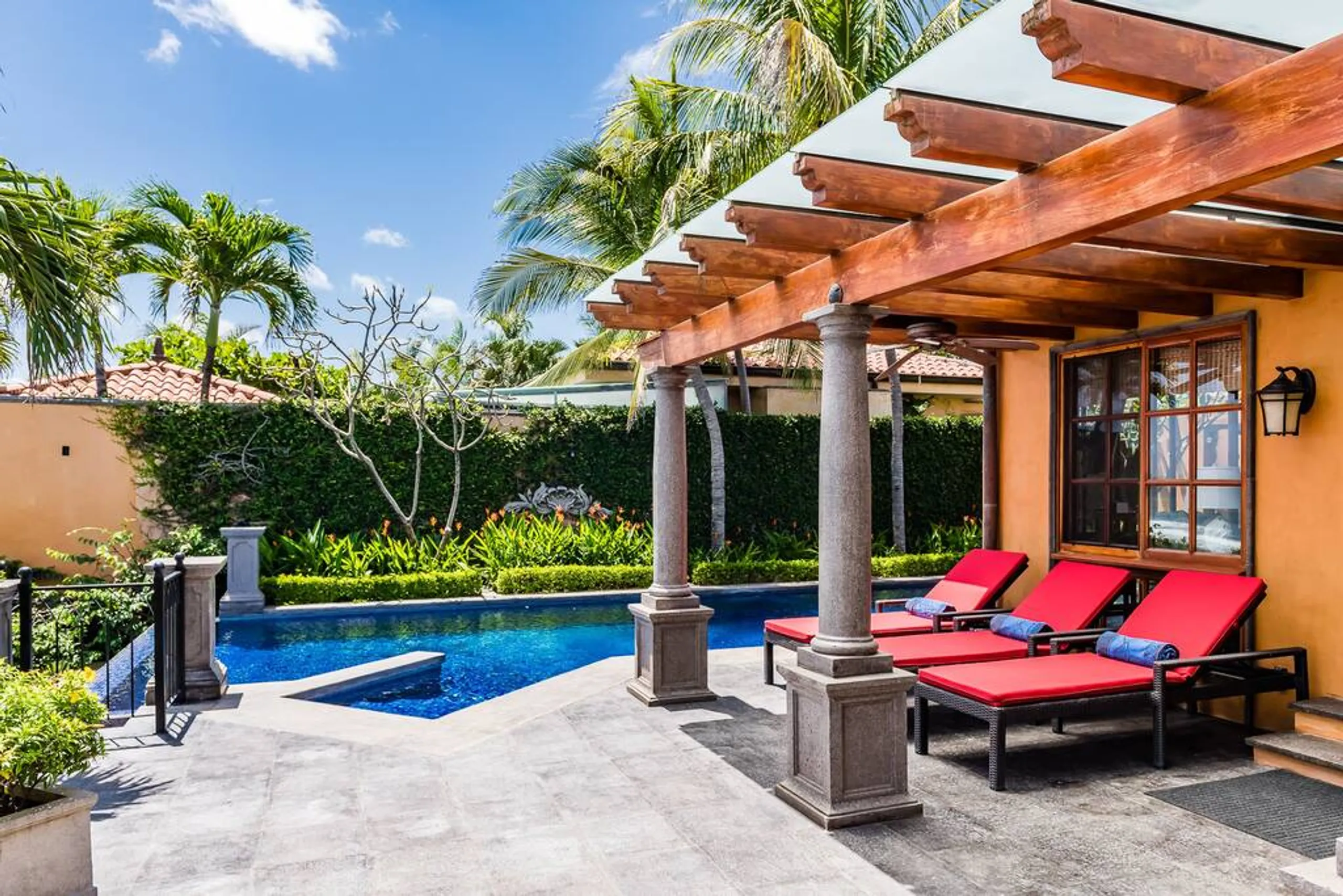 Seaside Tamarindo Villa with Private Infinity Pool, Ocean Views, Rancho, & Modern Comforts — photograph 2