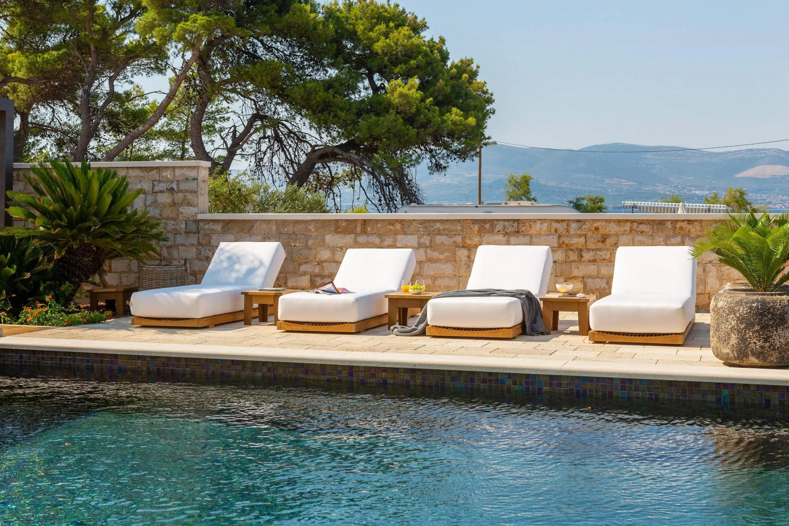 Chic Luxurious Villa with Spectacular Sea Views and Infinity Pool — photograph 5