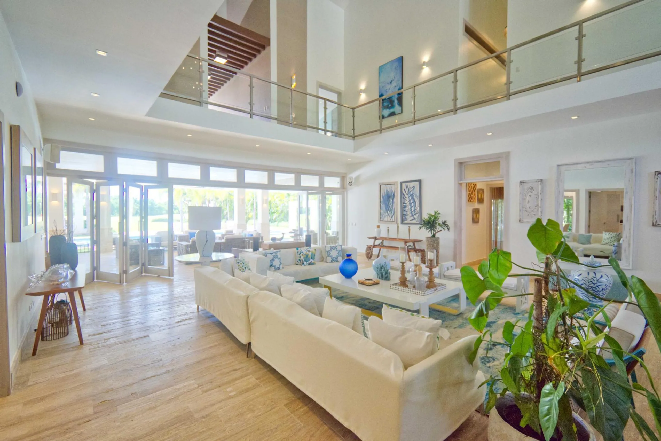 Modern Punta Cana Villa with Private Pool, Jacuzzi, and Stunning Views — photograph 11