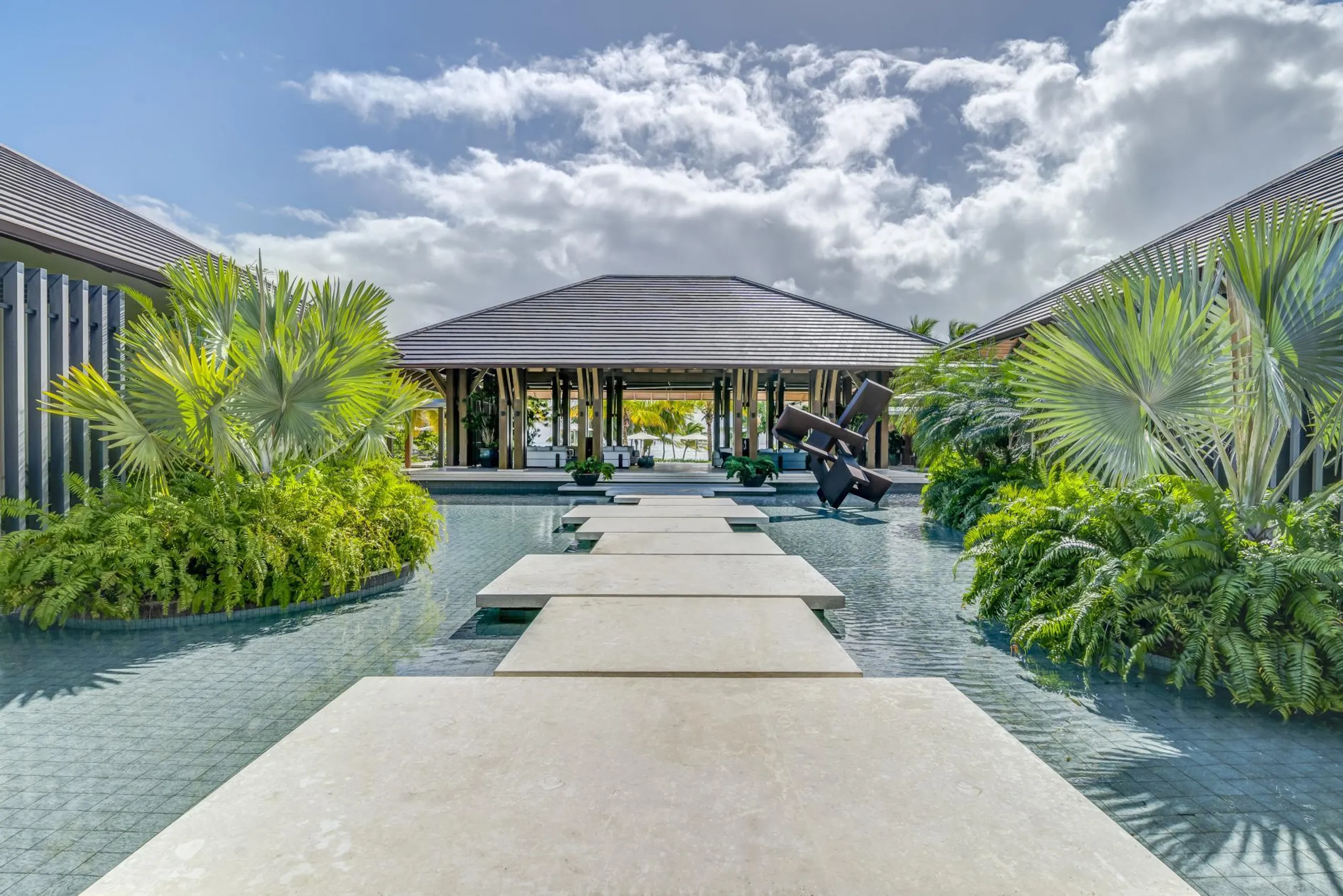 Superb beachfront Villa with Private Pool and Pristine Waters of the Dominican — photograph 2