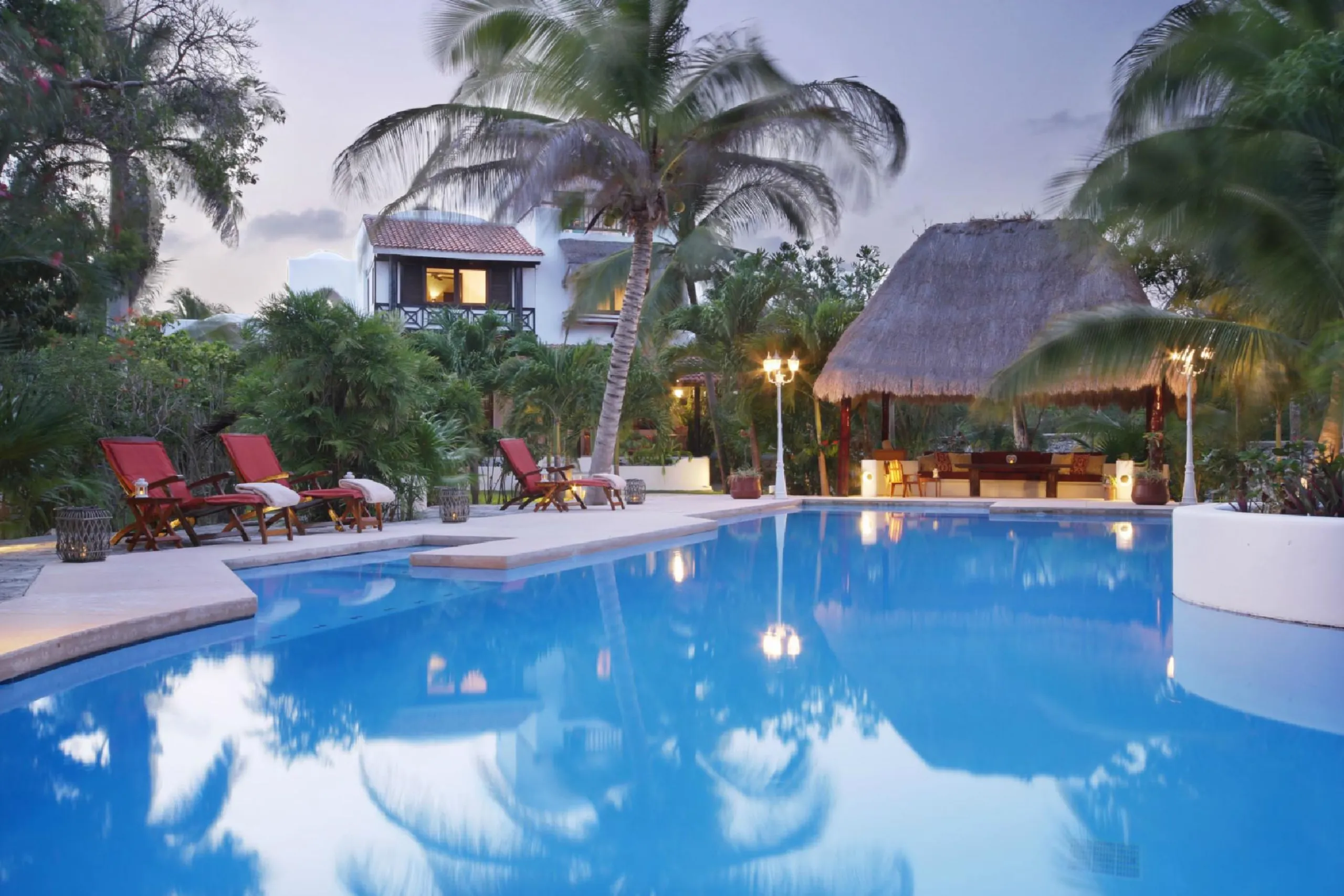 Majestic Colonial-Style Luxe Villa with Private Pool and Steps to the Beach — photograph 10