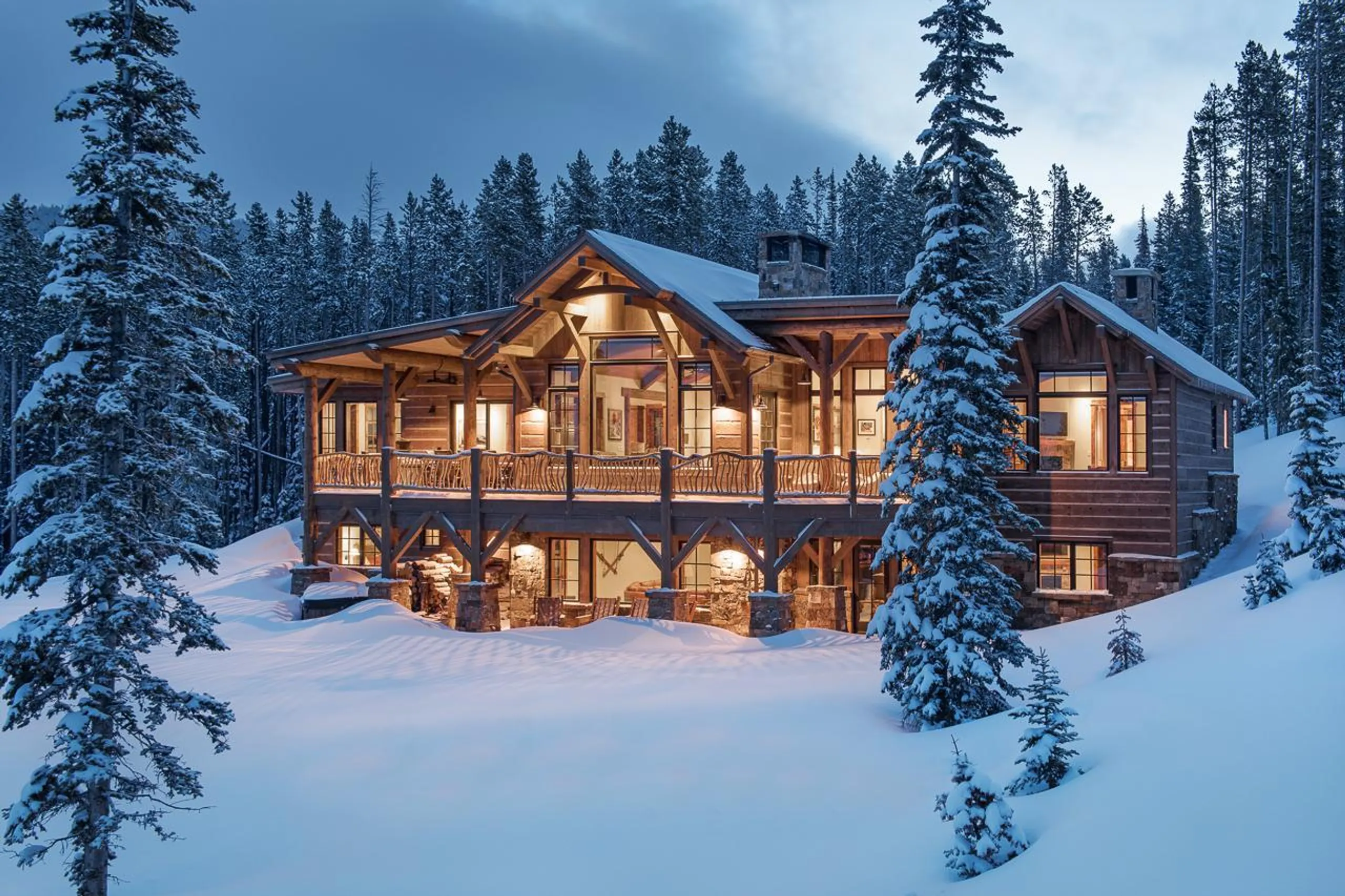 Montana Skyline Chateau with Hot Tub and Stunning Panoramic Views, Big Sky
