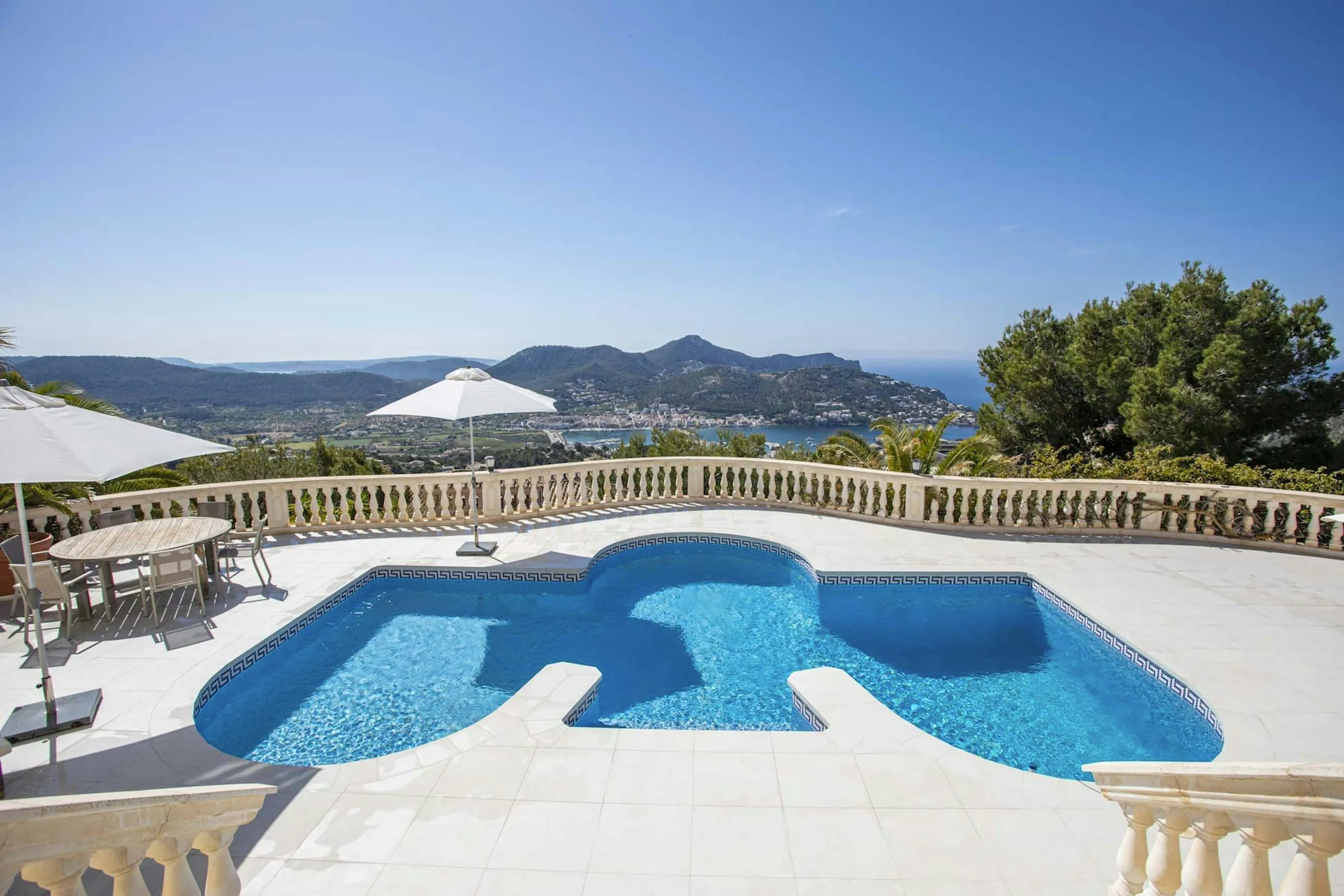 Sophisticated Haven for Your Dream Holiday with Unforgettable Panoramic Views, Mallorca