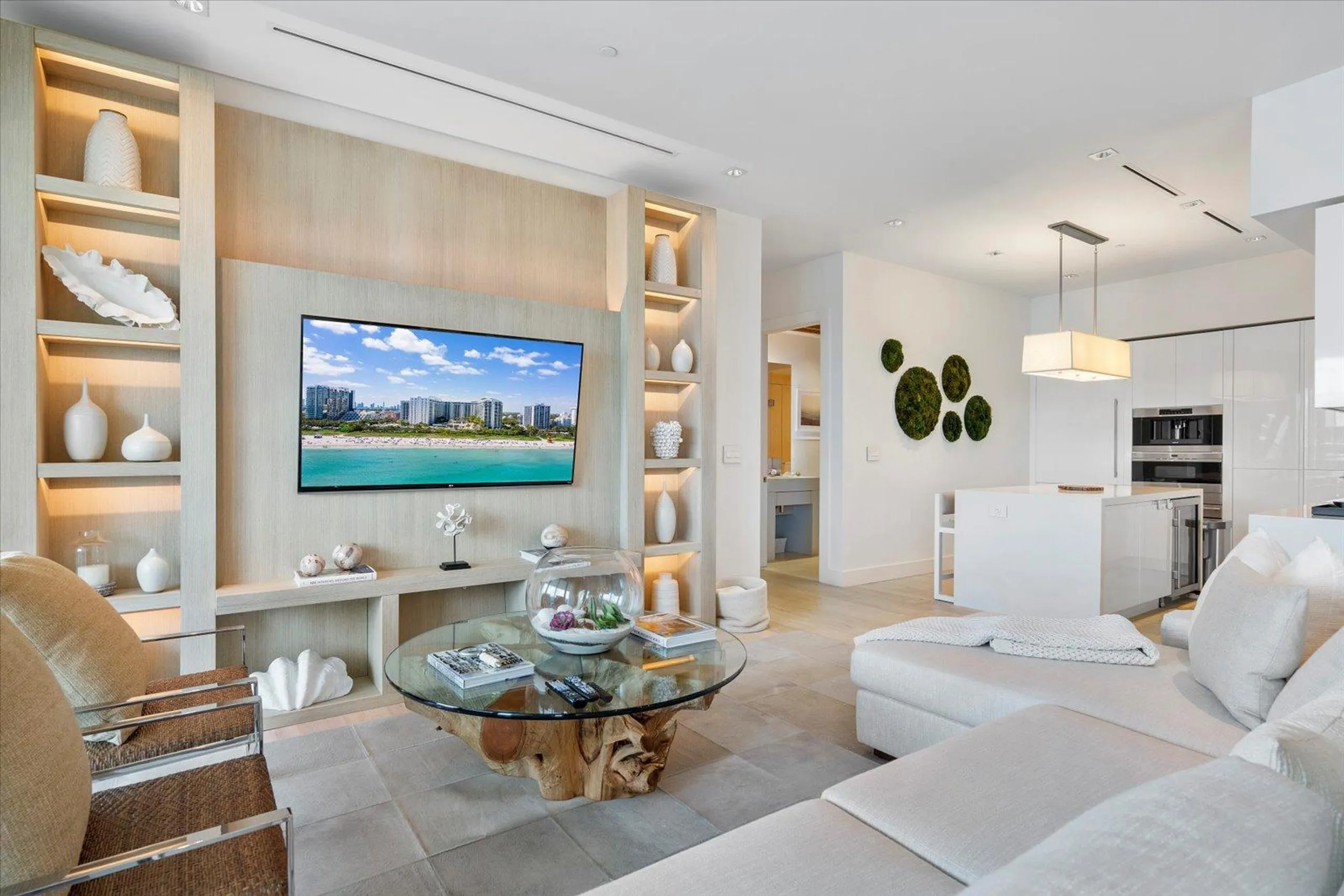 Miami Beach Ocean View Penthouse with Resort Style Amenities — photograph 10