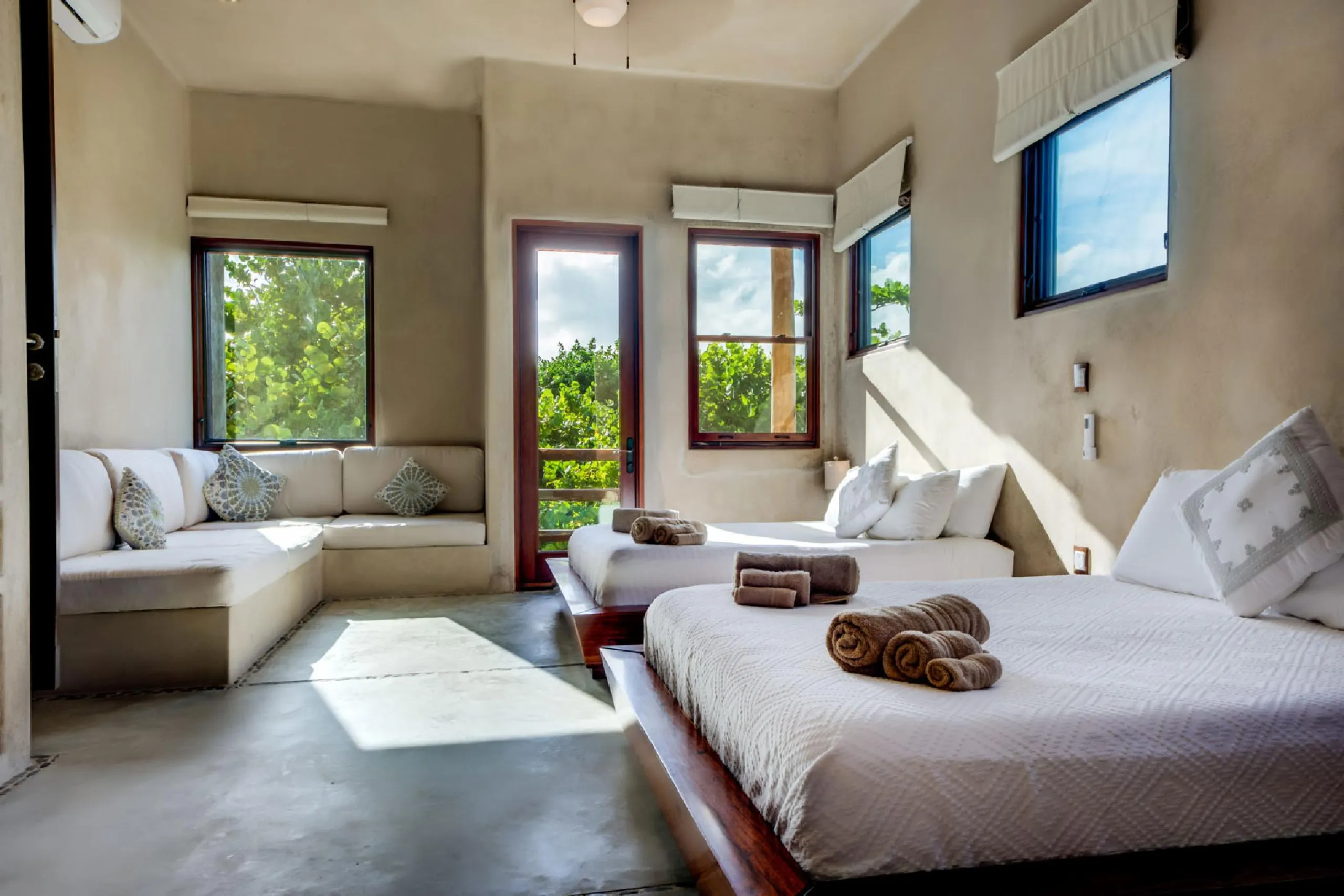 Sian Ka'an Reserve Eco-Luxe Estate with Modern Amenities and Beach Access — photograph 12