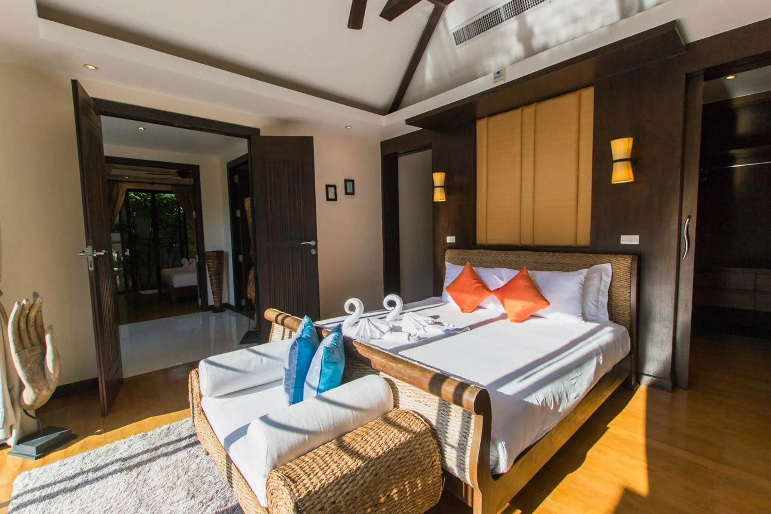 Rich Rawai Villa with Private Pool and Gazebo — photograph 10