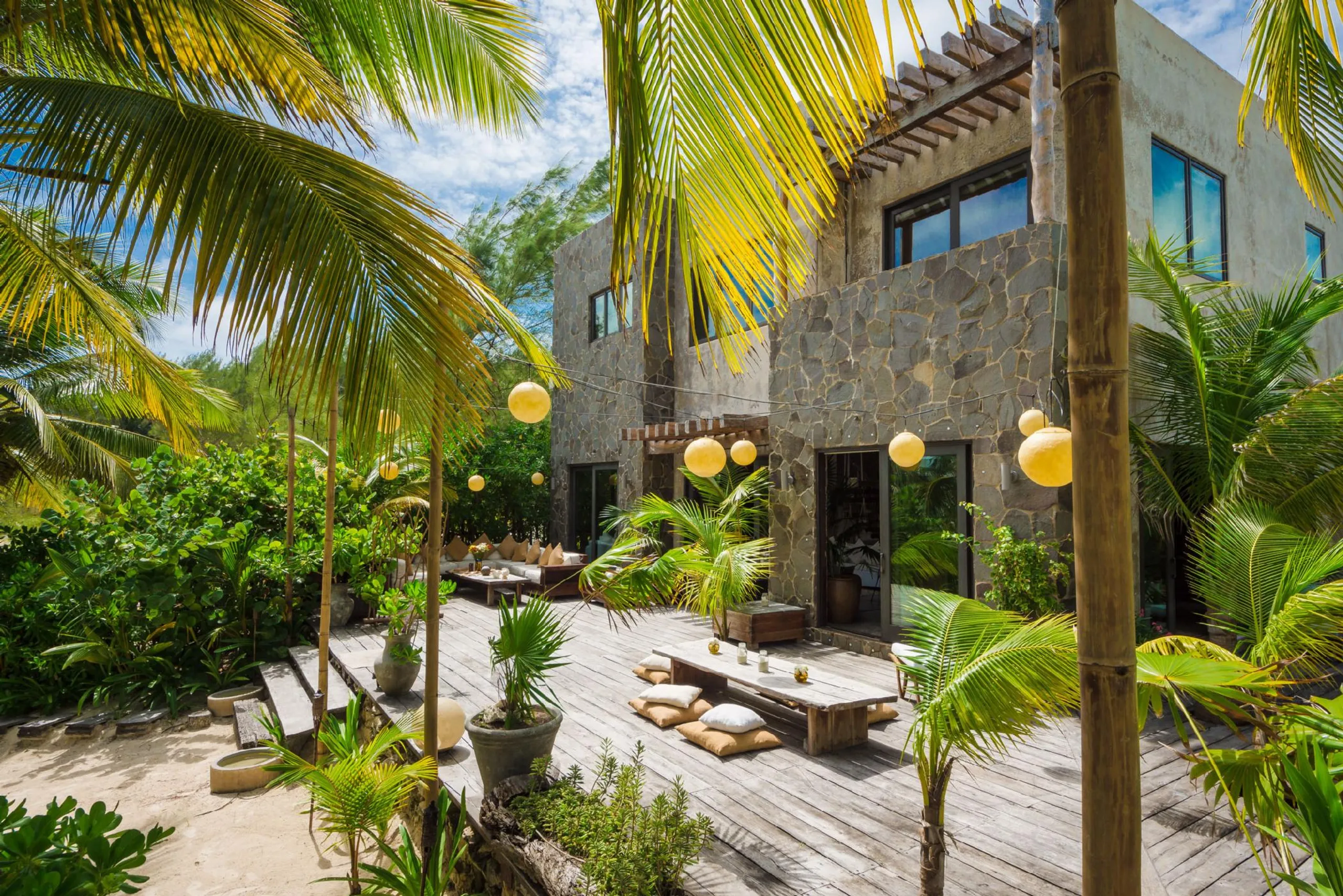 Sian Ka'an Reserve Eco-Luxe Estate with Modern Amenities and Beach Access, Tulum