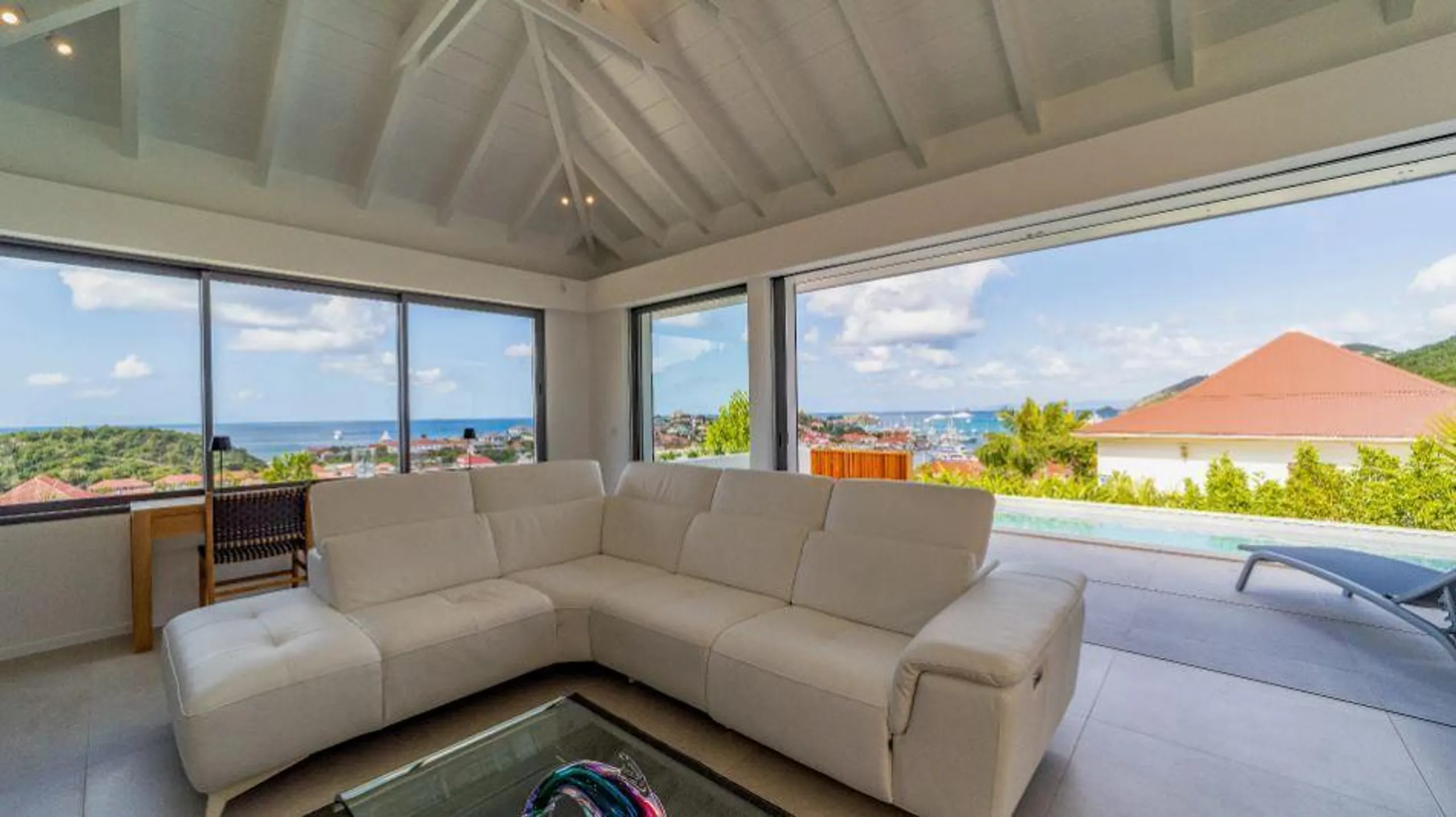 Serene Villa in Gustavia with Captivating Harbor View and Private Pool — photograph 10