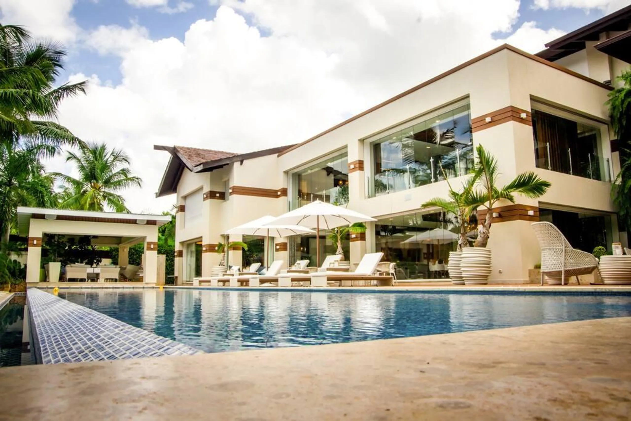 Deluxe Classic Estate in La Romana with Private Pool and Home Theater — photograph 12