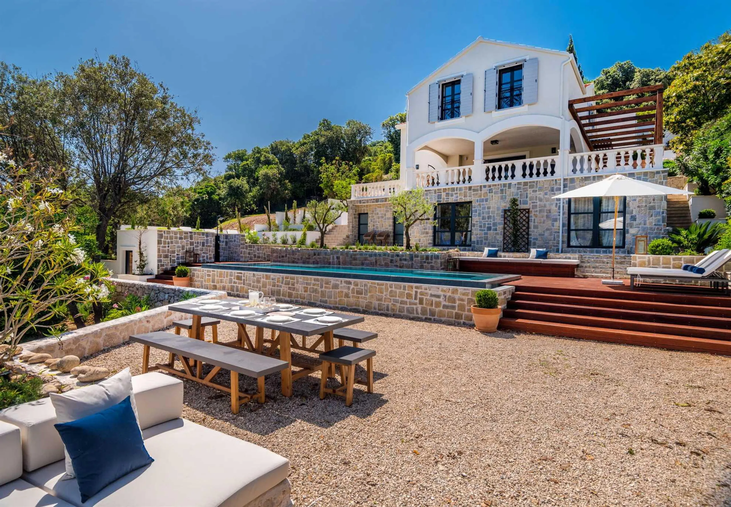 Invigorating Beachfront Villa with Infinity Pool on Korcula Island — photograph 5