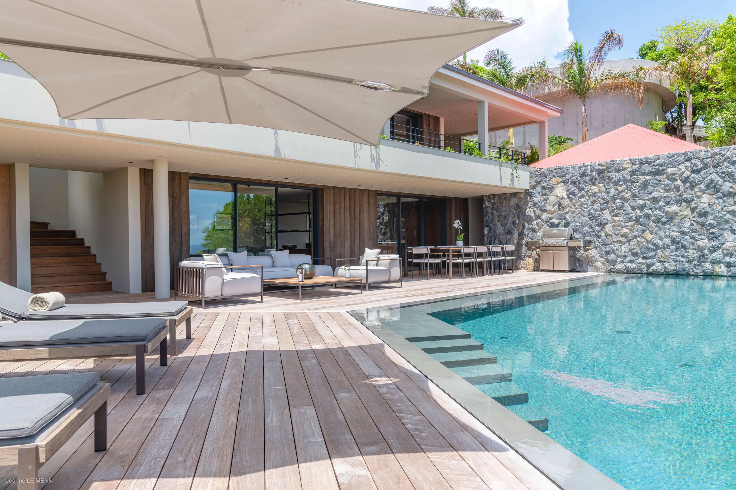Exquisite Oceanfront Luxury Villa with Private Pool and Stunning Views — photograph 10