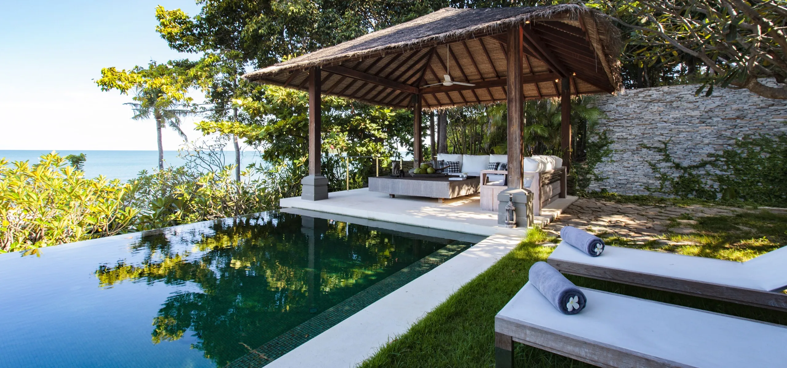 Prestigious 6BR Villa with 20-Meter Infinity Pool State-of-the-Art Amenities and Pristine Coastline — photograph 4