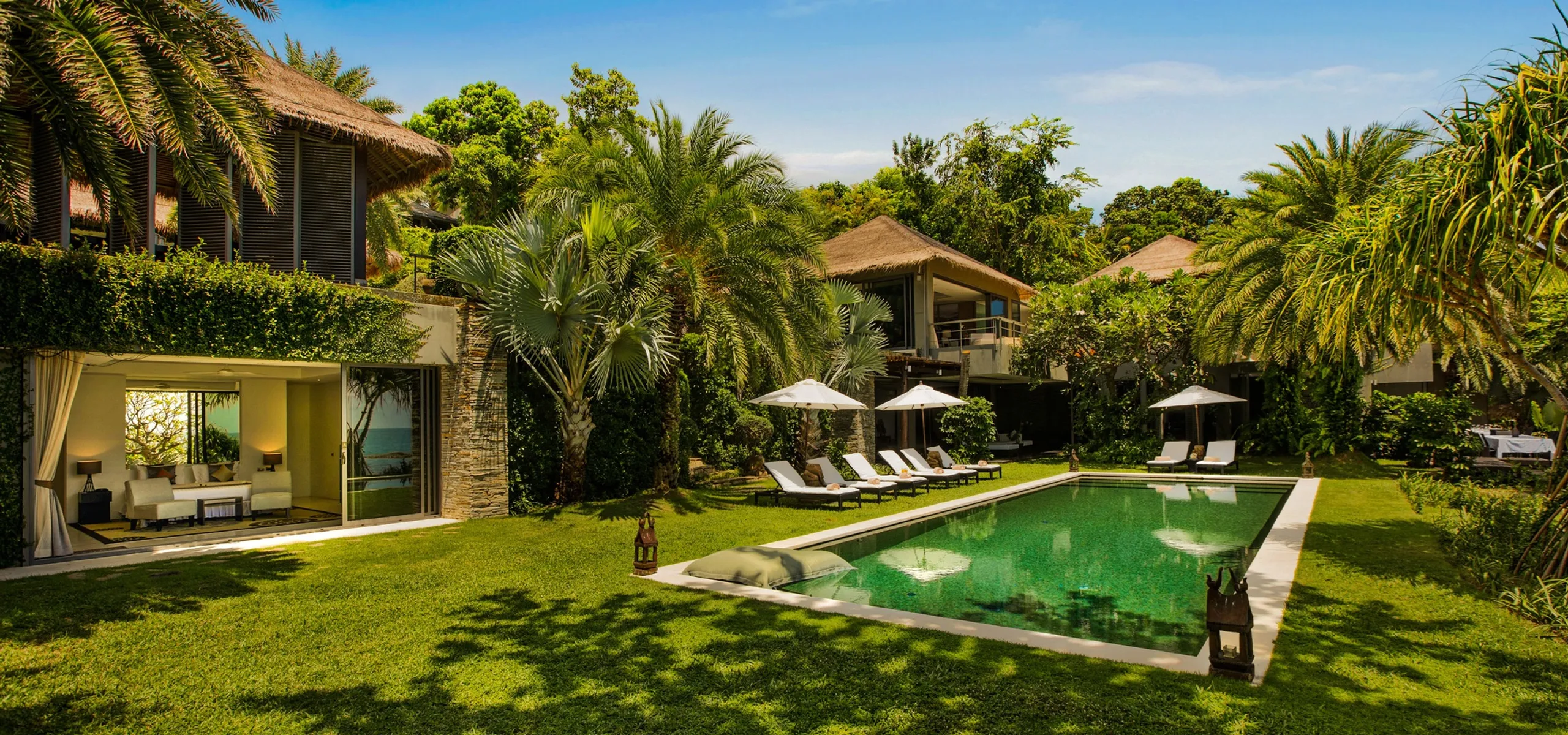 Fantastic Beachfront Retreat with 15.7 Meter Pool, Oversize Jacuzzi and Panoramic Sea Views — photograph 4