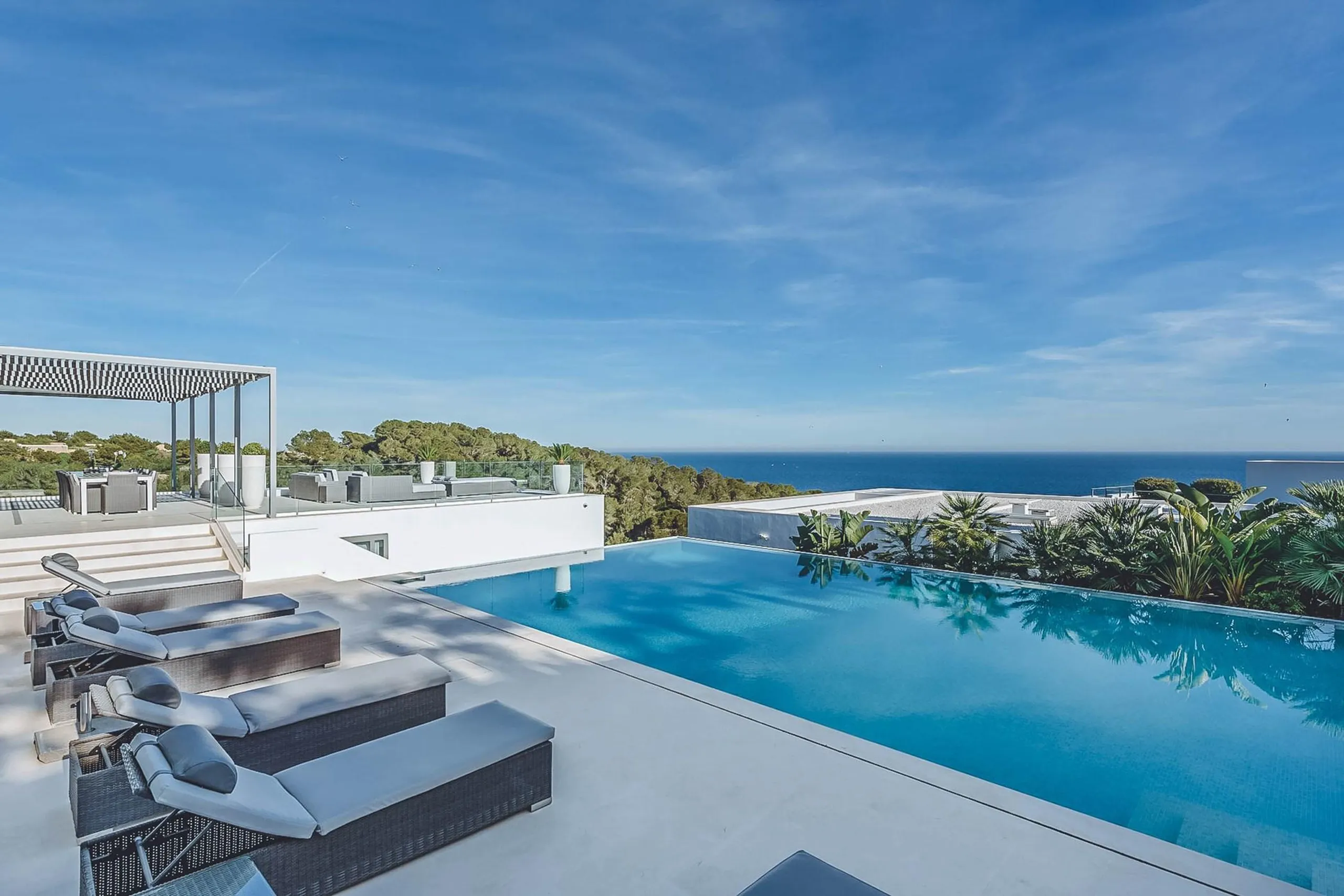 Awe-Inspiring Seafront Villa with Pool and Mediterranean Views, Talamanca