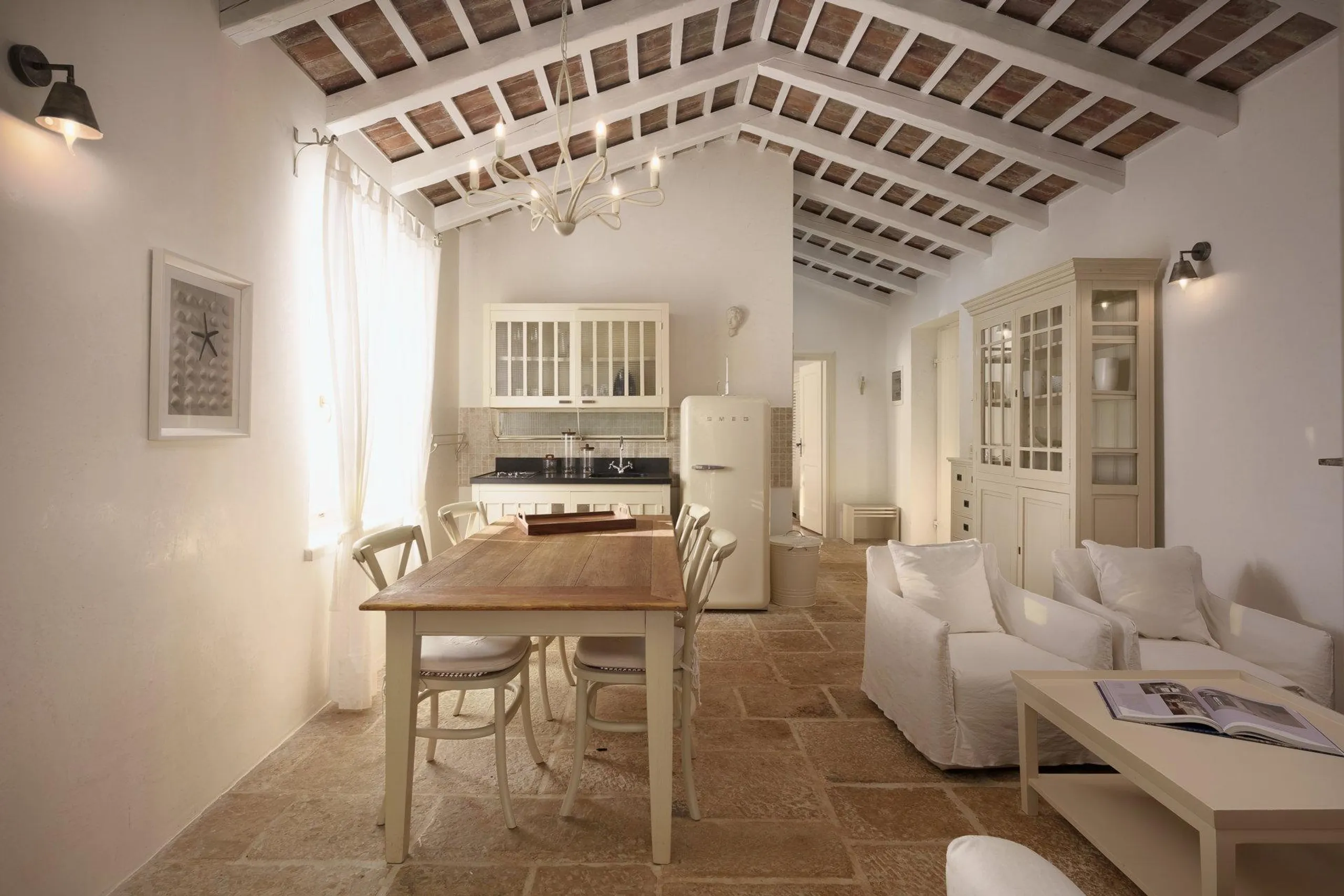 Enchanting Rustic Villa with Pool Surrounded by Mediterranean Flora — photograph 12
