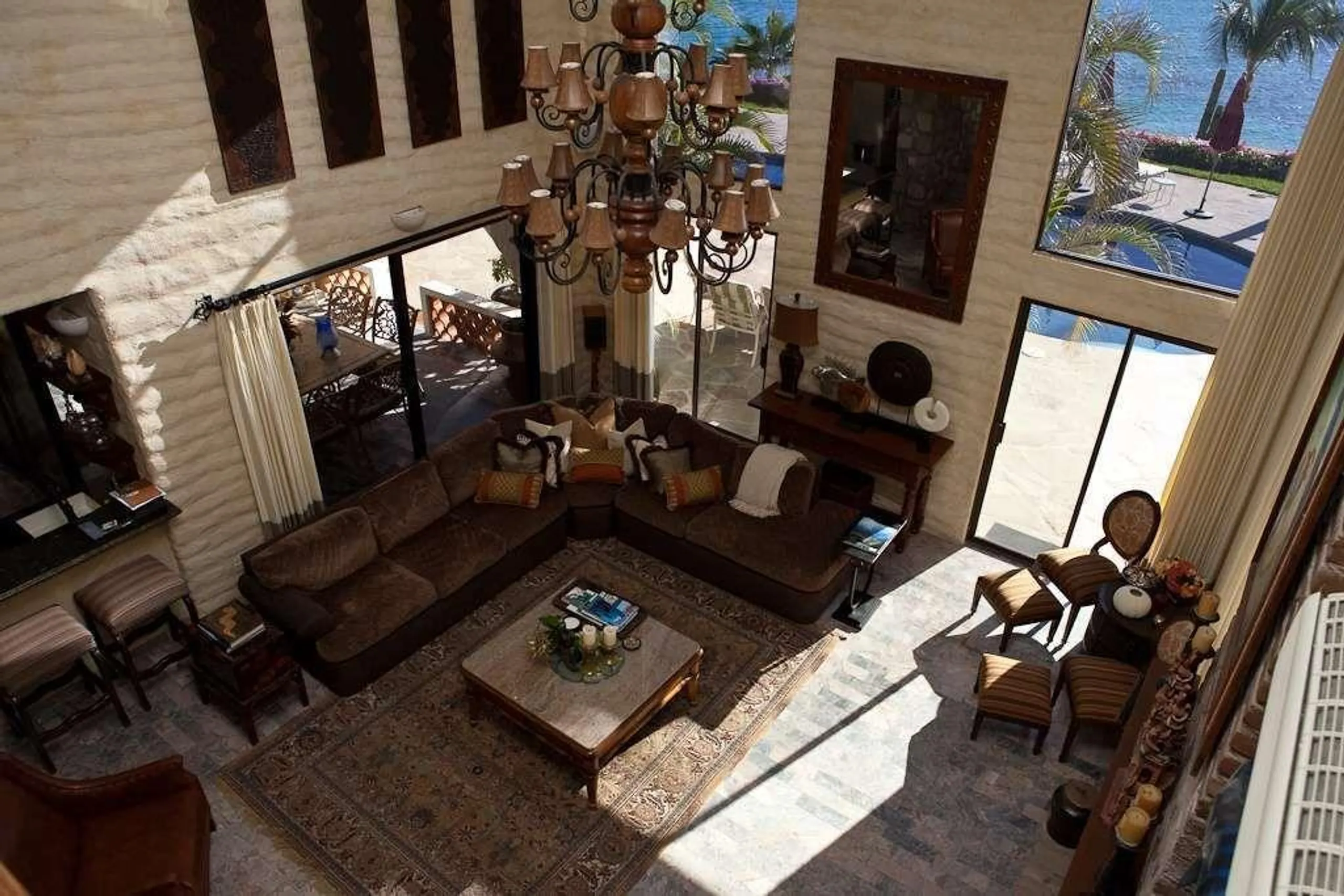 Classic Palmilla Beachfront Estate with Private Pool and Ocean Views — photograph 12