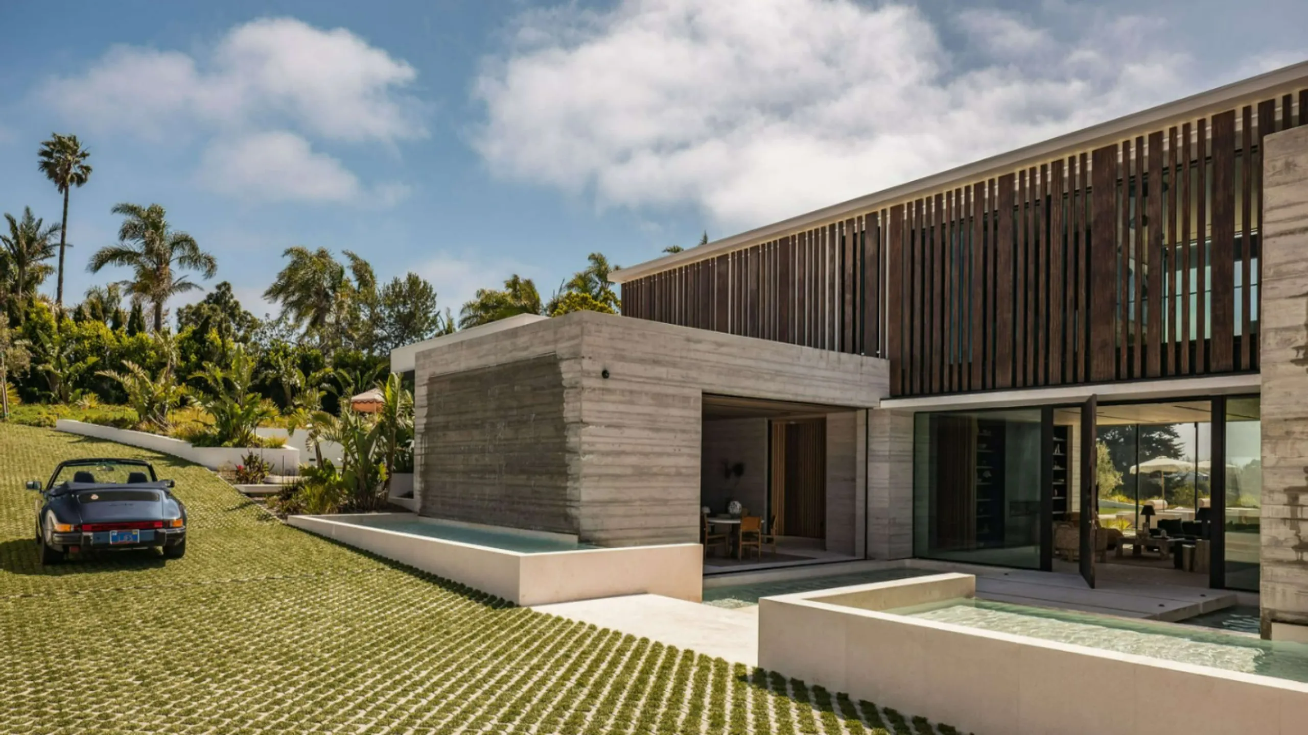 Iconic Point Dume Estate with Private Surf Access, 70-Foot Pool & Luxe Design — photograph 9