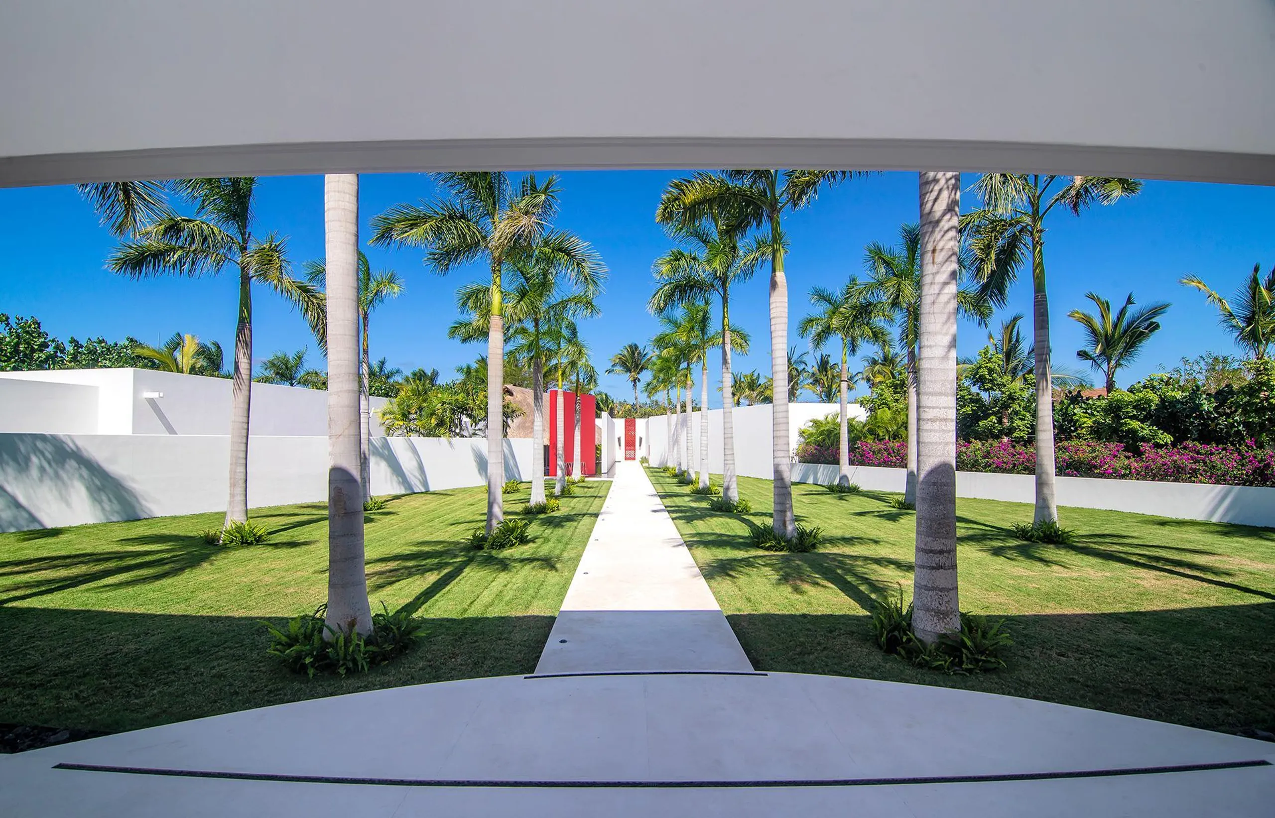Luxurious Punta Mita Tropical Retreat with Lush Grounds, Ocean Views and One-of-a Kind Infinity Pool — photograph 8