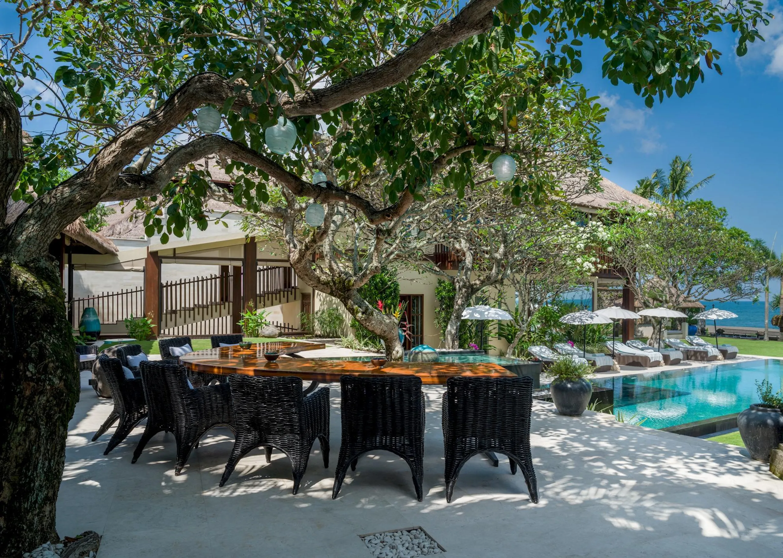 Elegant Seaview Villa with Invigorating Pool — photograph 8