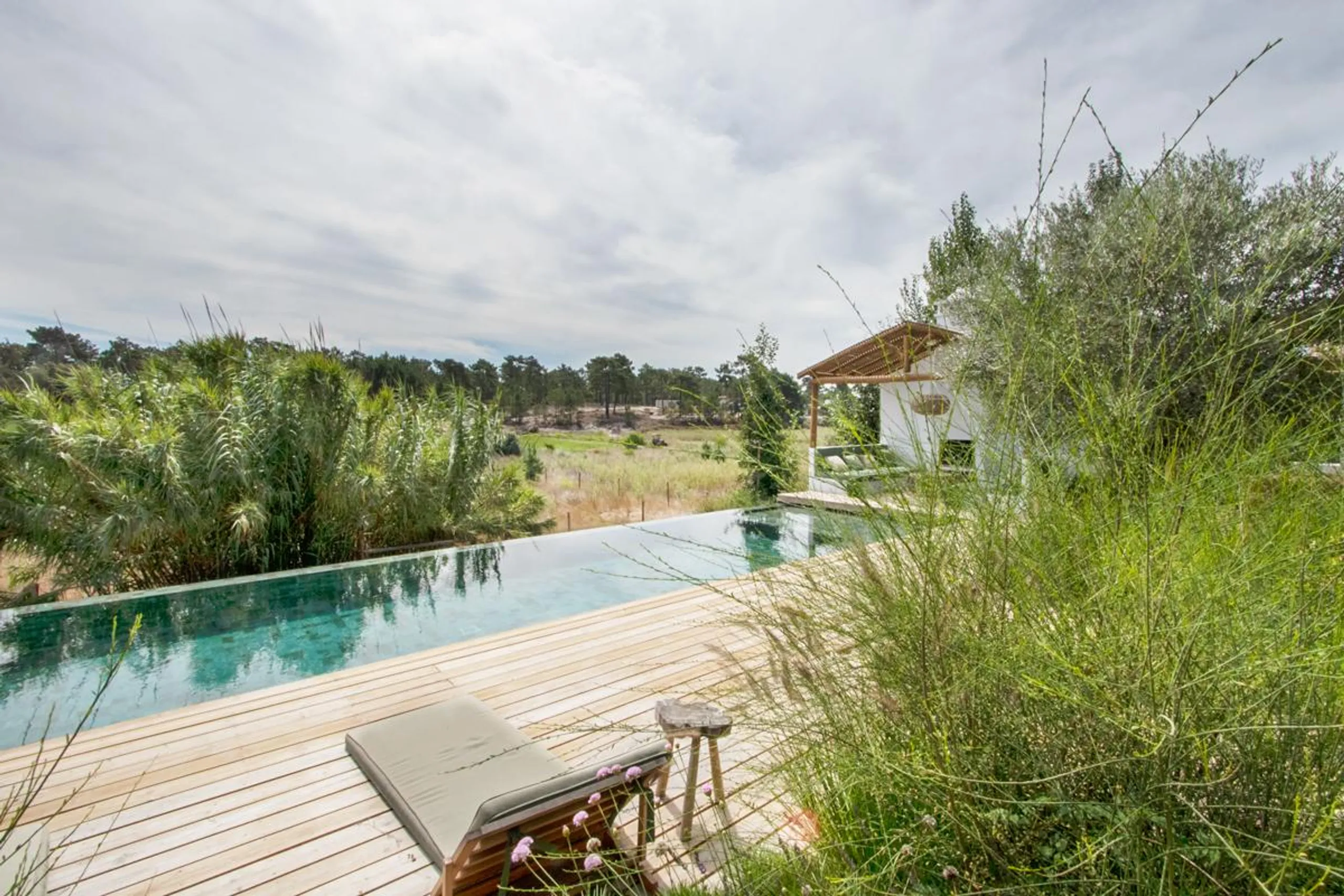 Superb 7 Bedroom Villa with Private Pool, Private Beach Access and Nature Views — photograph 4