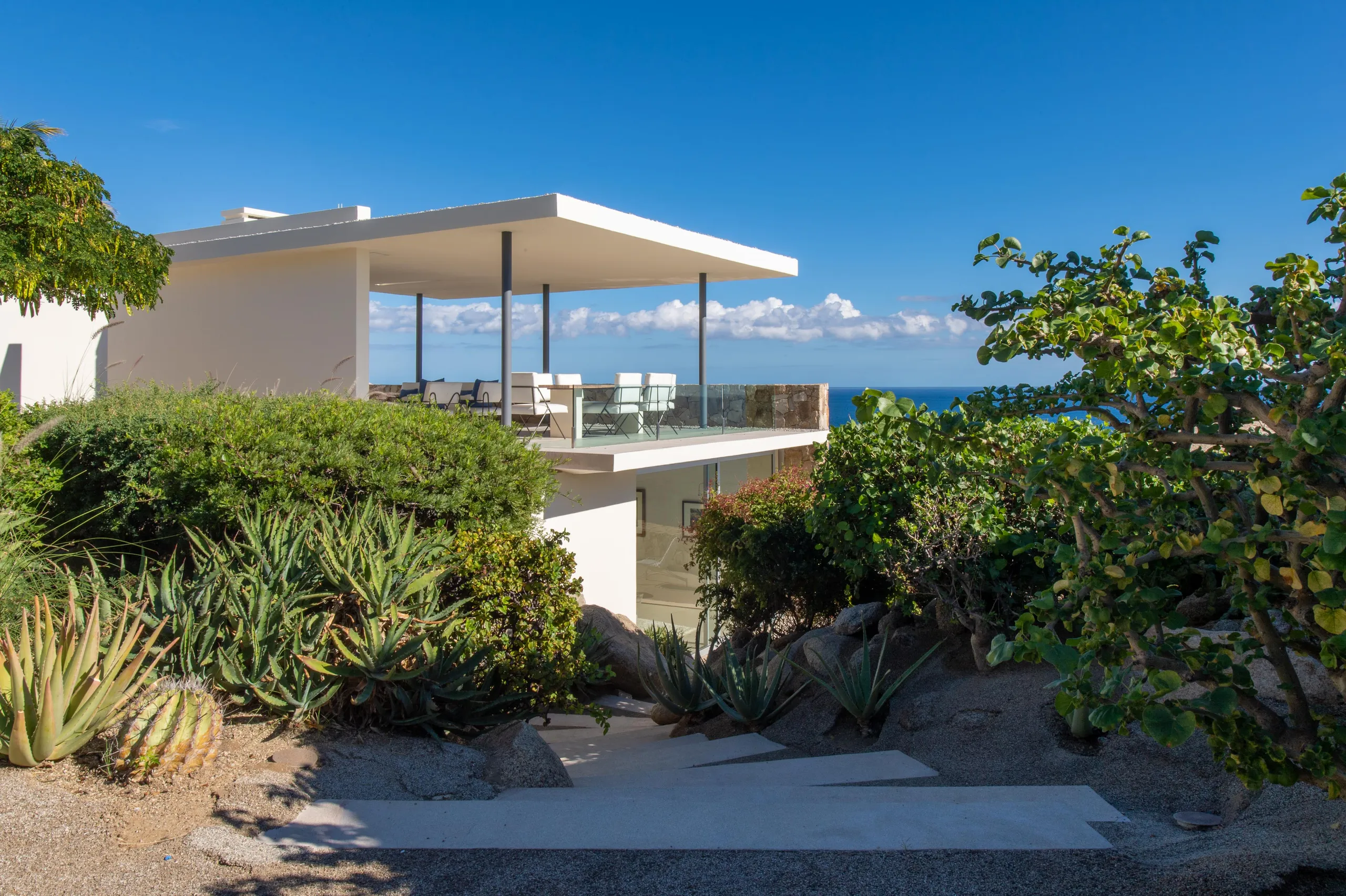 Architectural Masterpiece Estate featuring Private Pool and Ocean Views — photograph 7