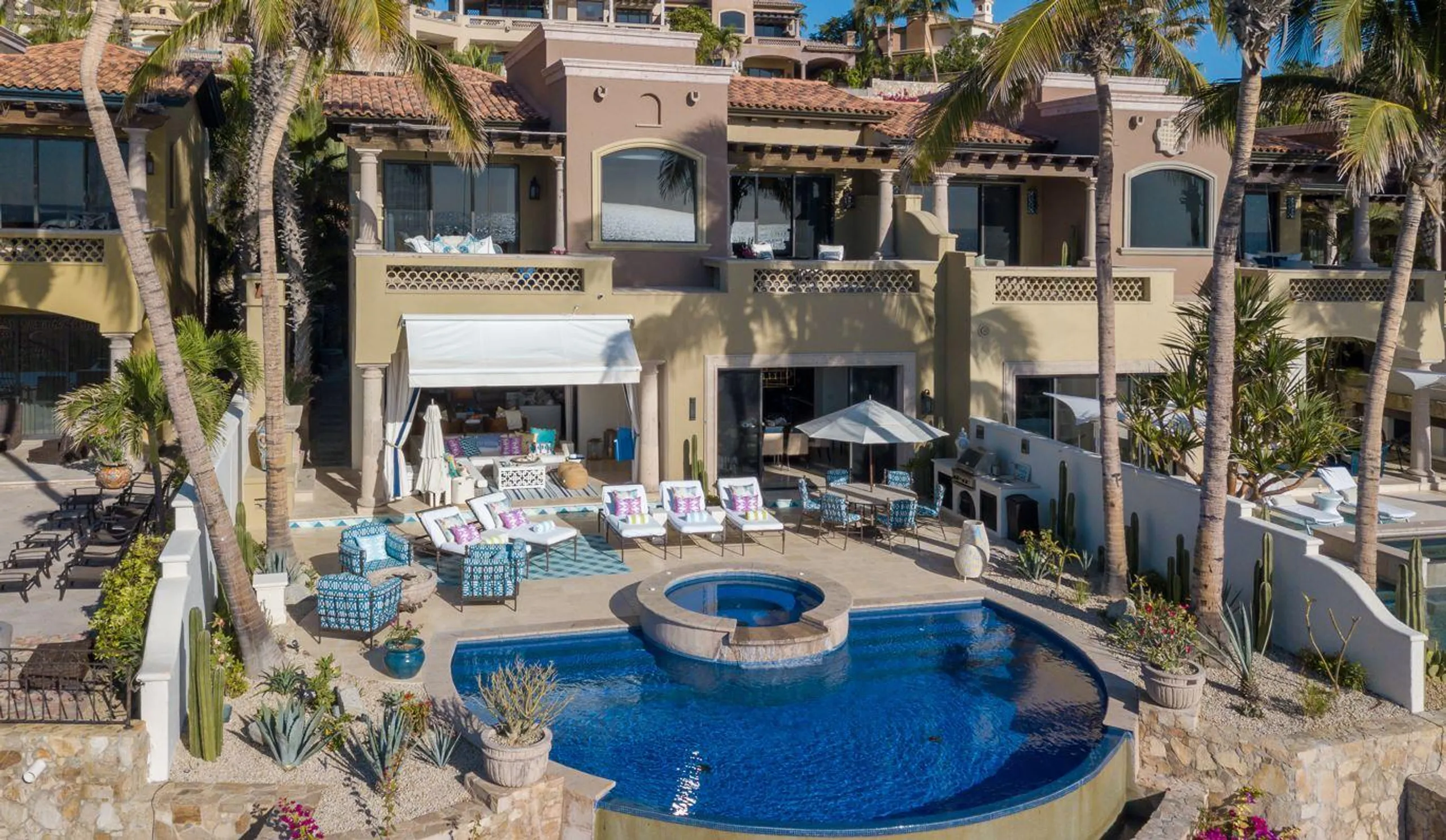 Lavish 5-Bedroom Villa with Infinity Pool, Jacuzzi, Resort Access and Sea Views, Cabo San Lucas