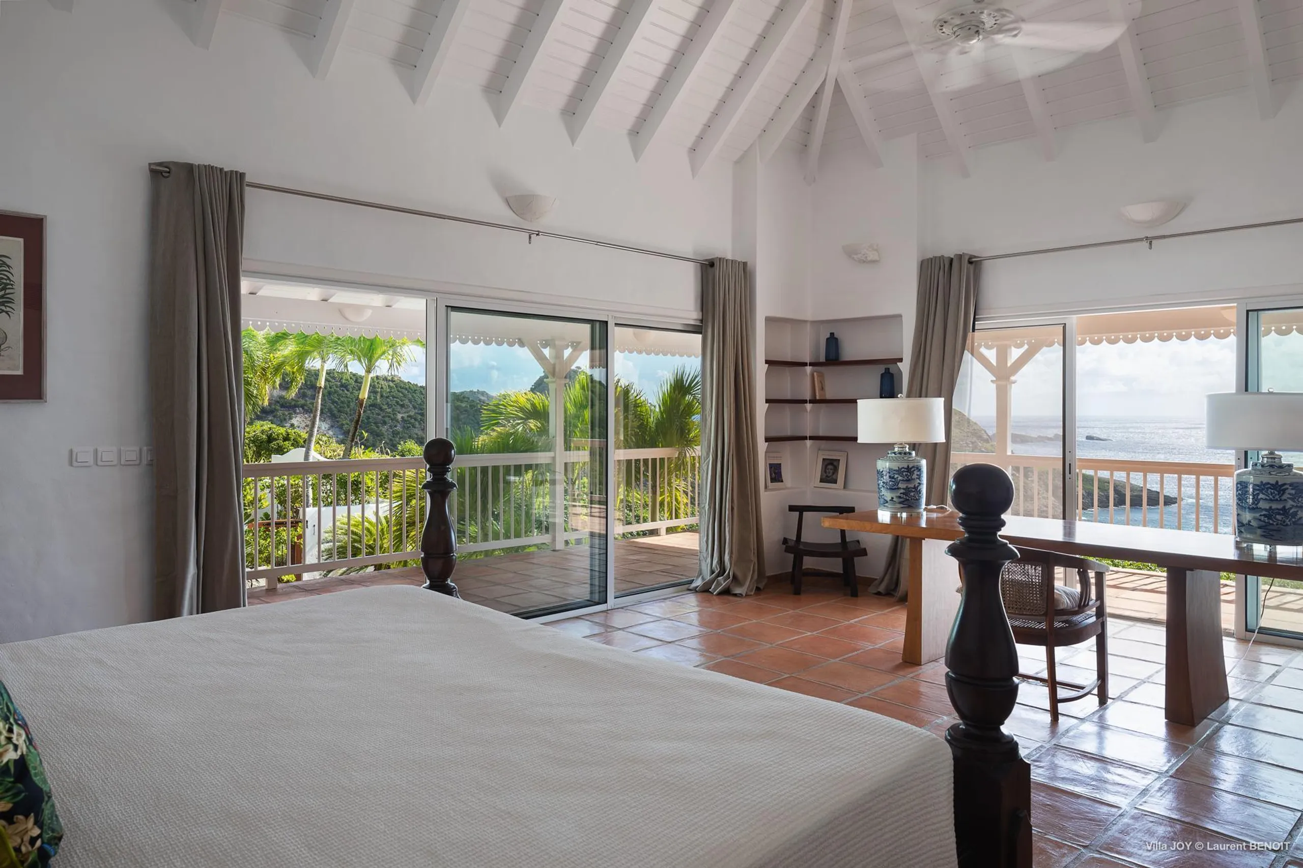 Splendid Tropical Estate with Private Pool and Panoramic Ocean Views — photograph 6