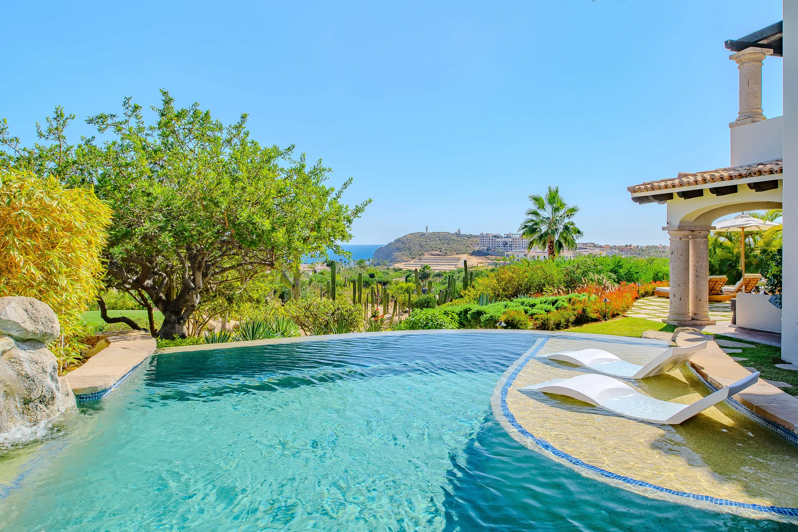 Stunning Beachfront Villa in Cabo del Sol with Private Pool, and Ocean Views — photograph 3
