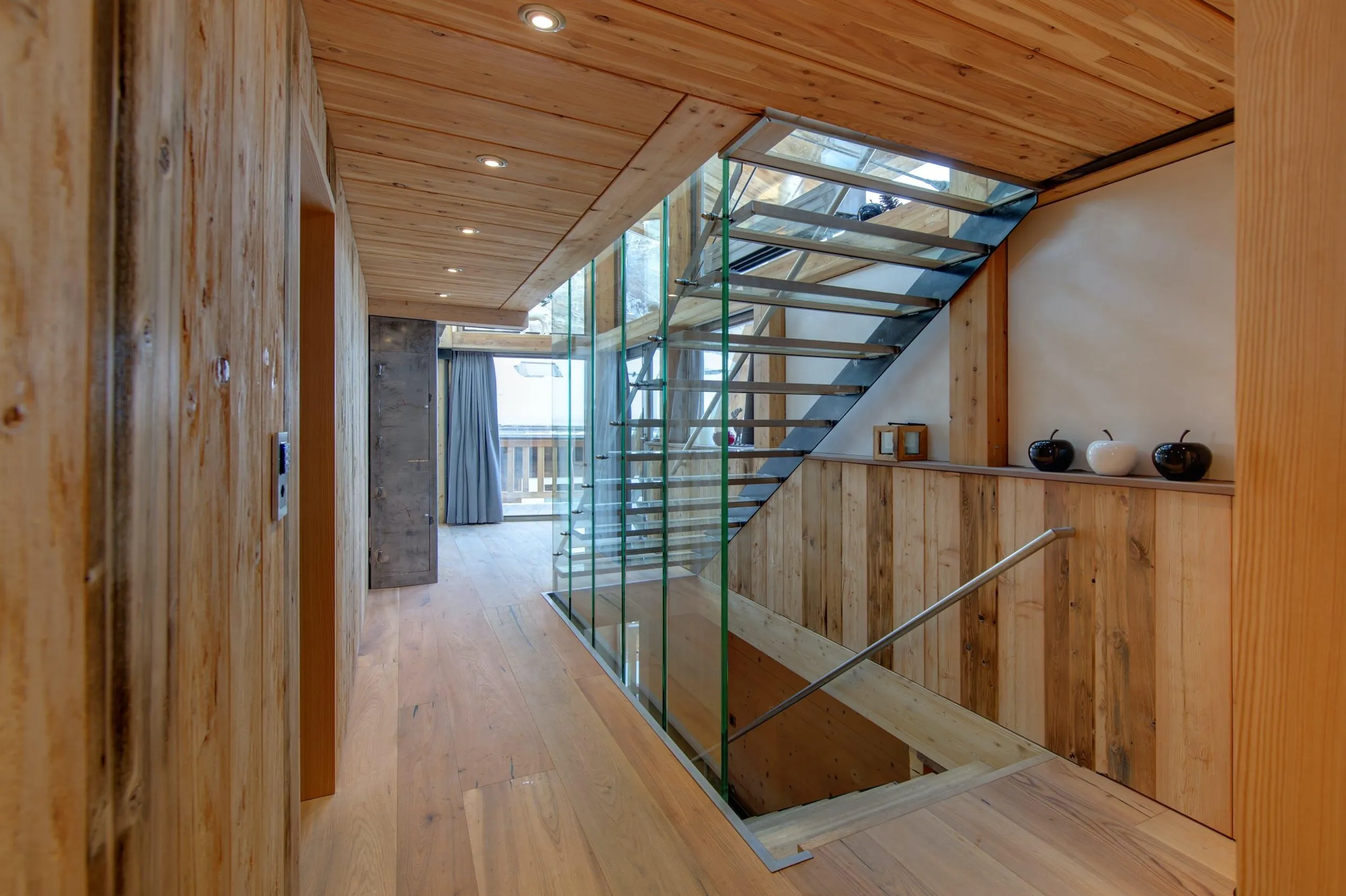 Timeless Peak Luxury Residence Perched Upon the Majesty of Zermatt — photograph 8