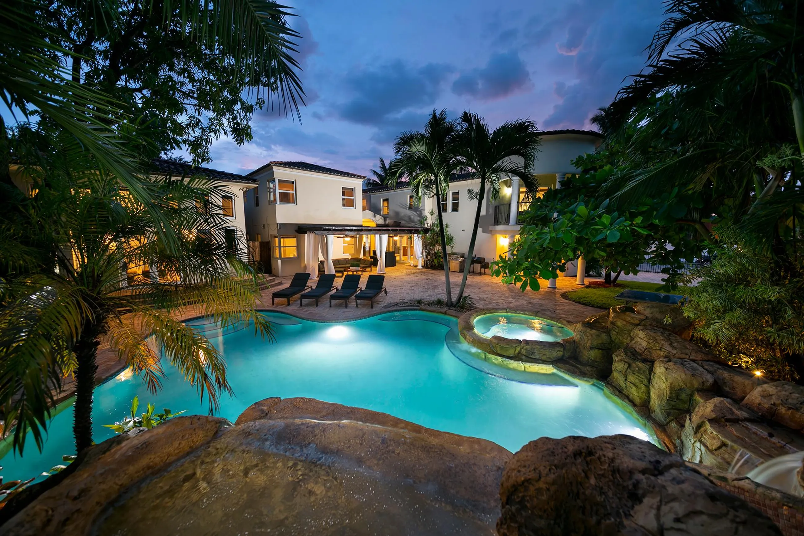 Miami Mirage Villa with Private Pool — photograph 2