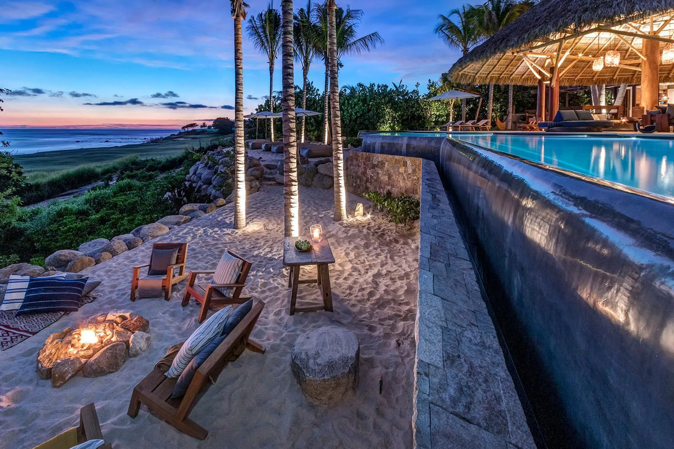 La Punta Grand Beachfront Estate with Infinity Pool and Endless Ocean Views — photograph 5