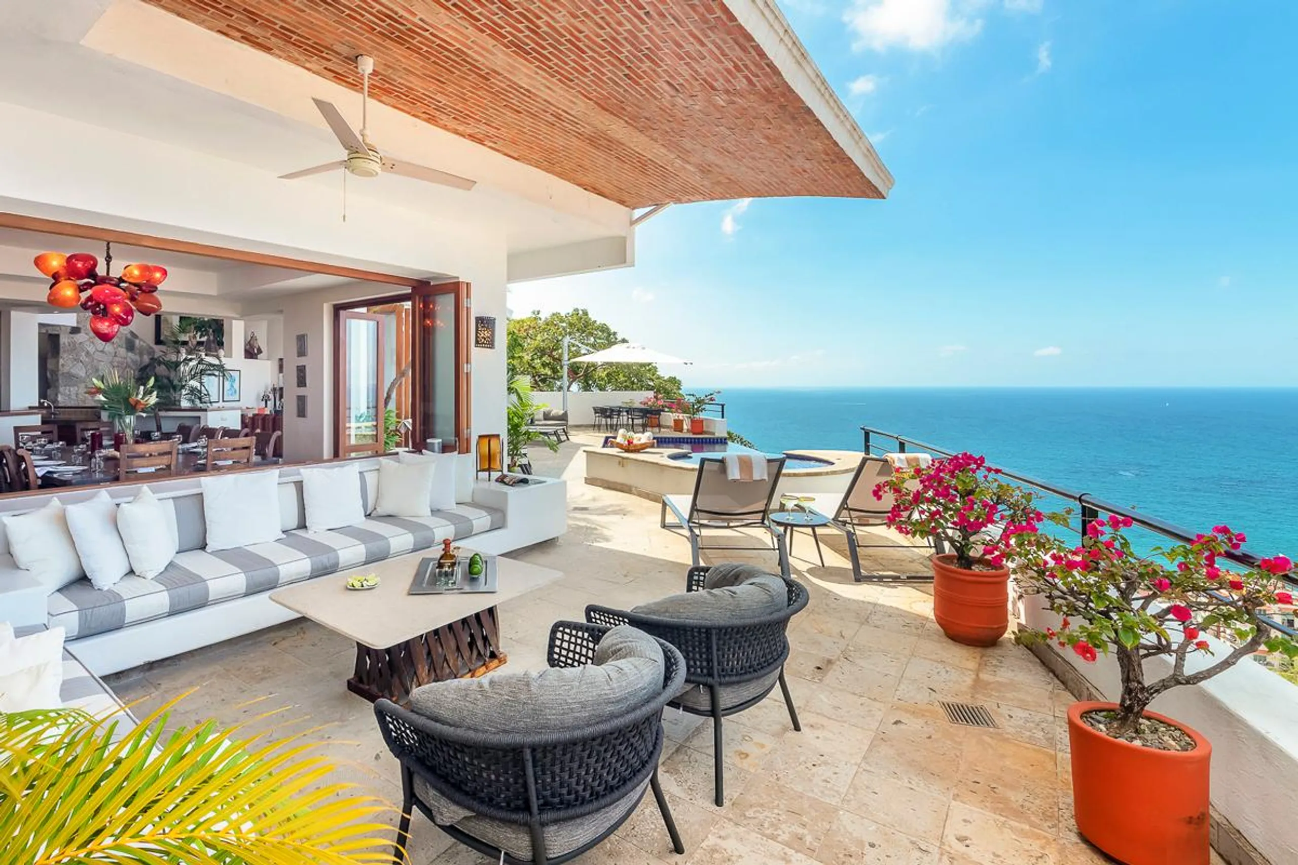 Charming Mexican Villa with Private Pool and Unobstracted Sea Views — photograph 5