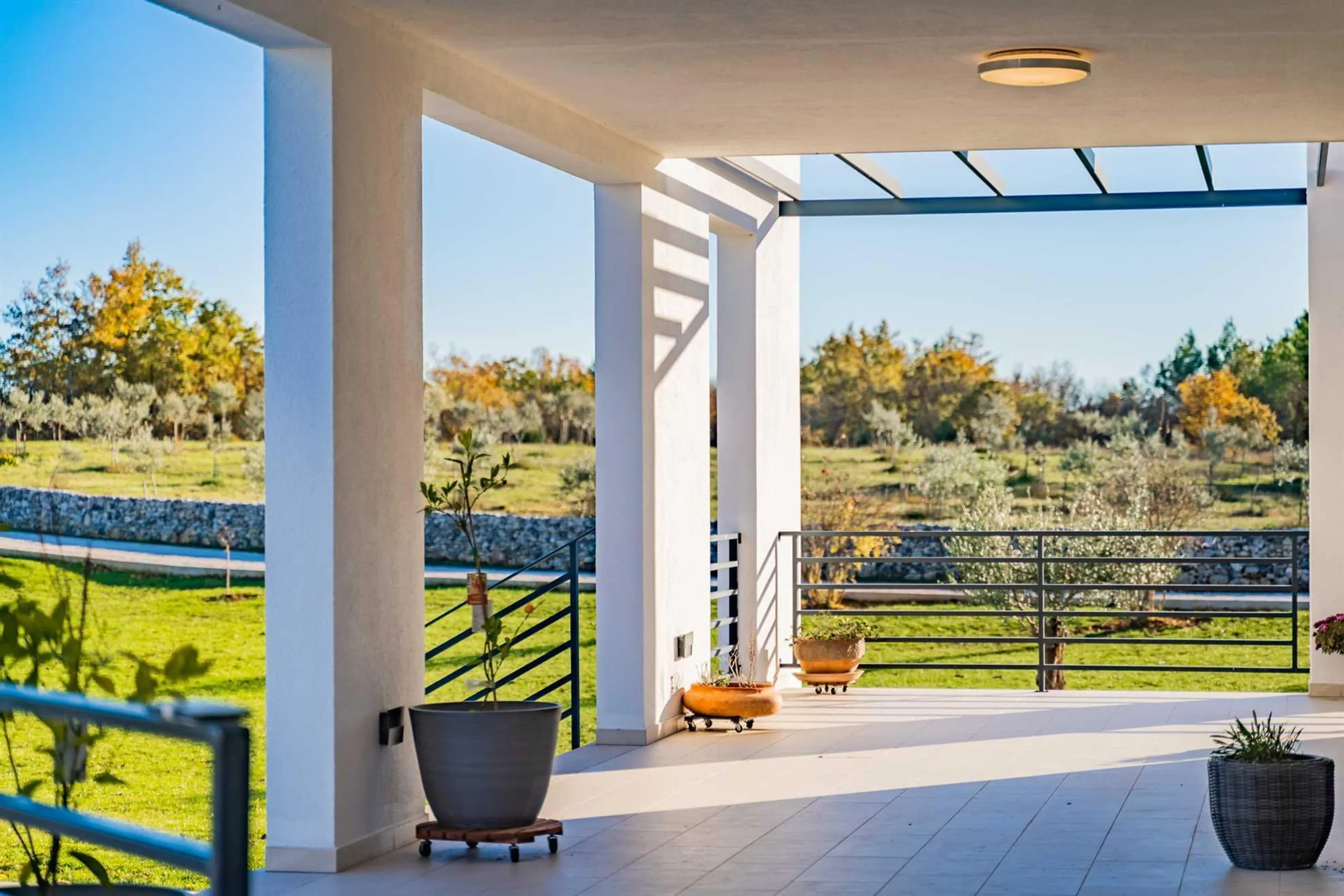 Charming 5-Bedroom Villa with Pool Surrounded by Orchards in Quiet Istrian Village — photograph 5