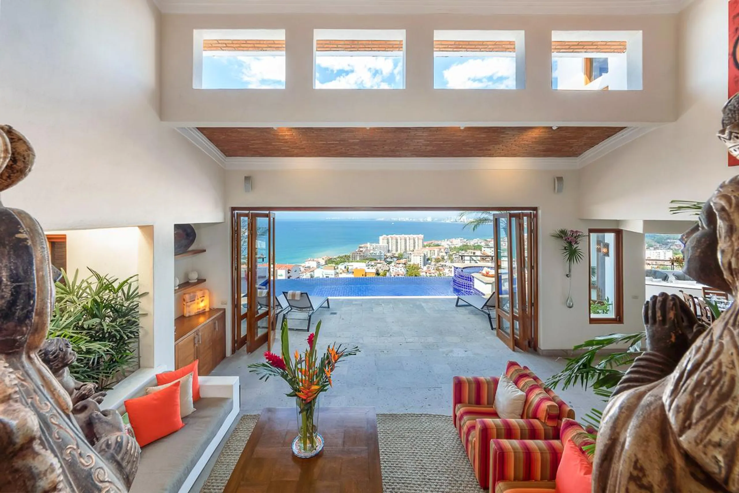 Charming Mexican Villa with Private Pool and Unobstracted Sea Views — photograph 11