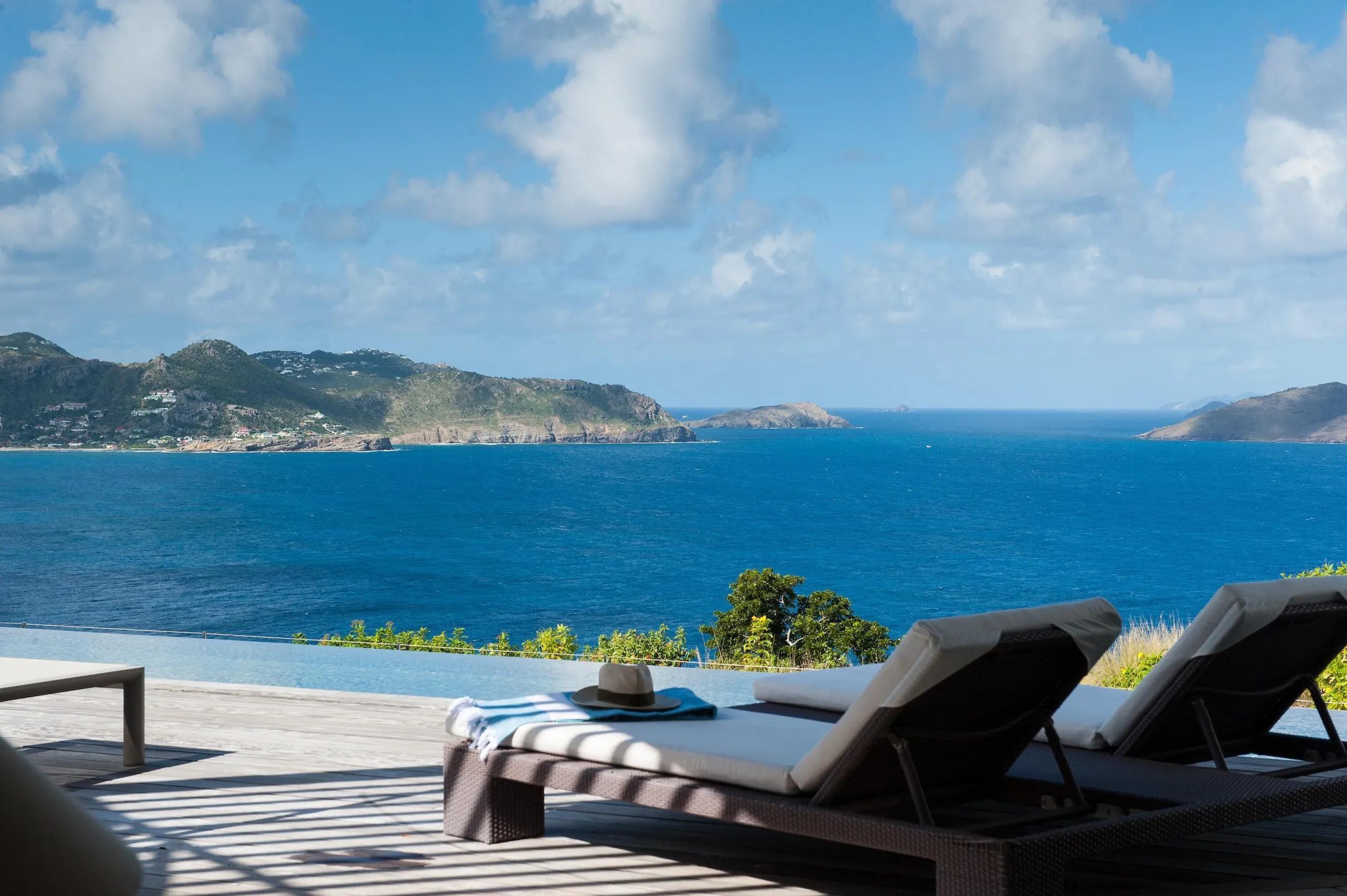 Shimmering Caribbean Villa with Infinity Pool and Ocean Views, Pointe Milou