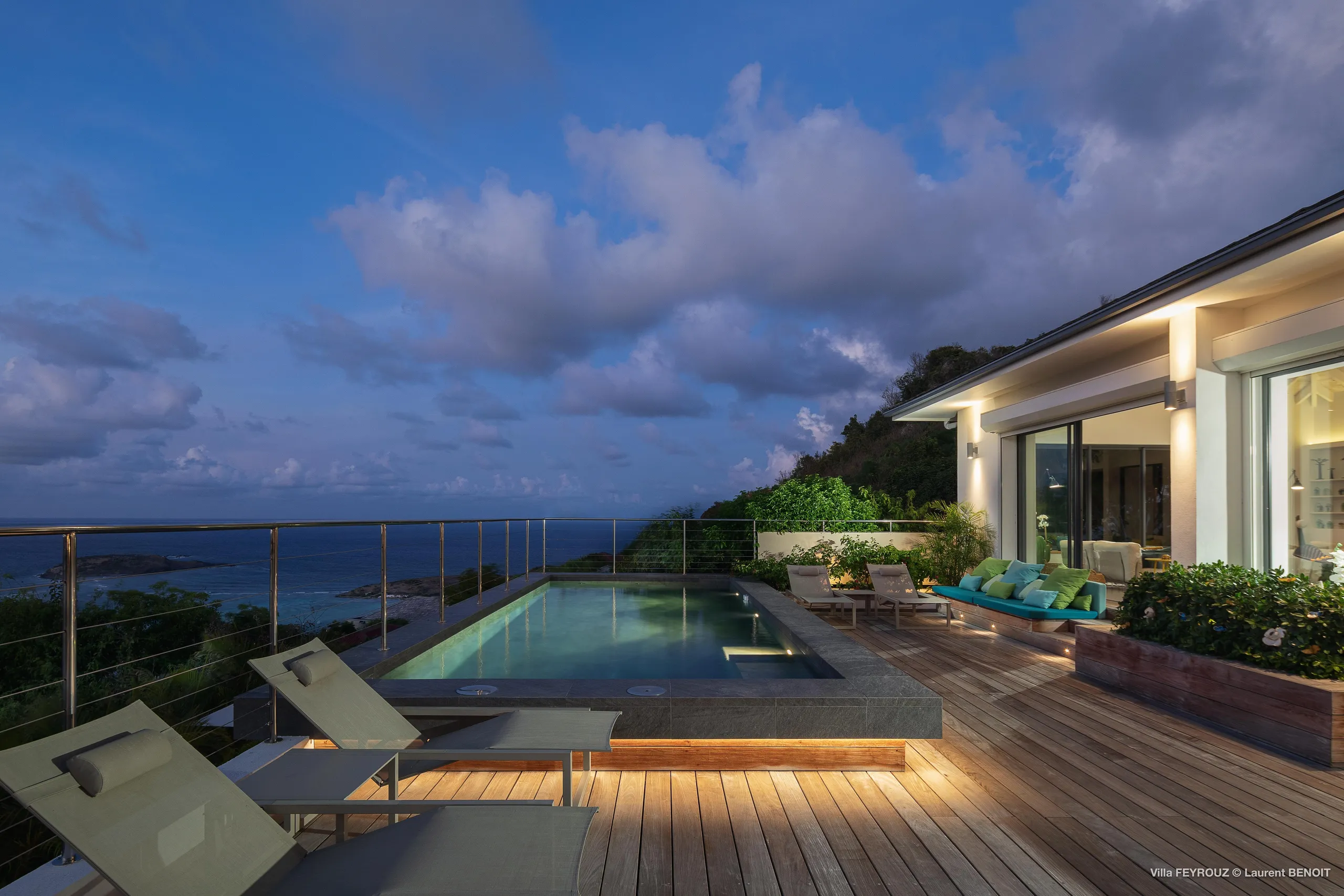 Exquisite Oceanfront Villa with Private Pool and Zen Gardens — photograph 2