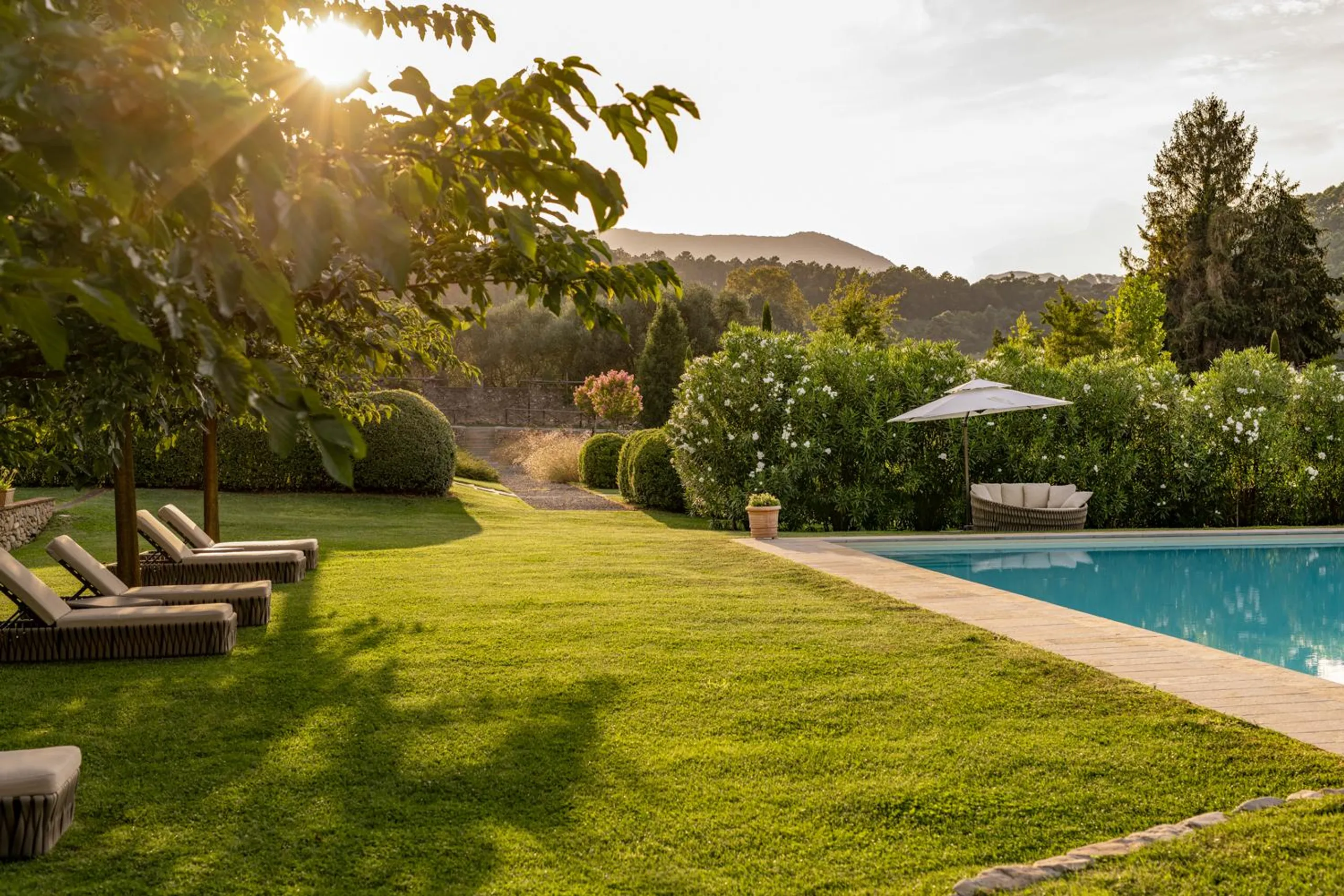 Exquisite 18th Century Tuscan Villa with Indoor Spa, Pool & Wedding Garden — photograph 2