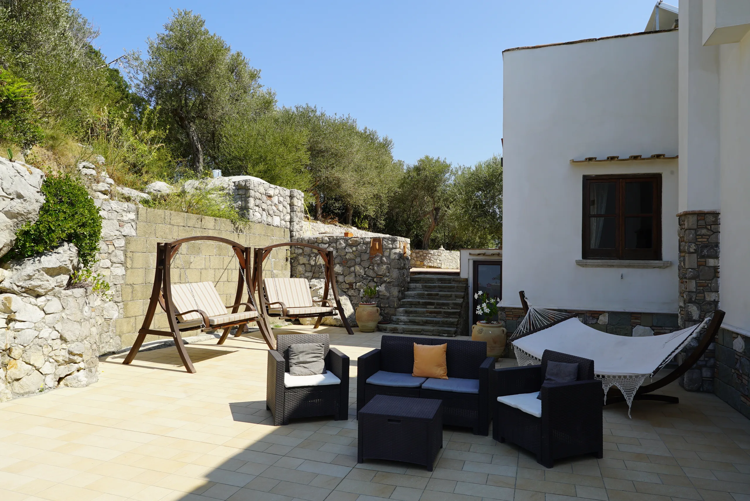 Princely 19th-Century Estate with Breathtaking Capri Views and Event-Ready Gardens — photograph 11