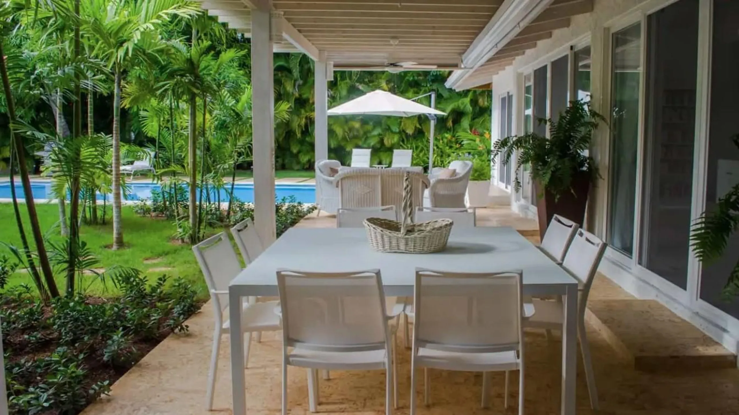 Tranquil Tropical Retreat in La Romana with Private Pool and Stunning Views — photograph 3