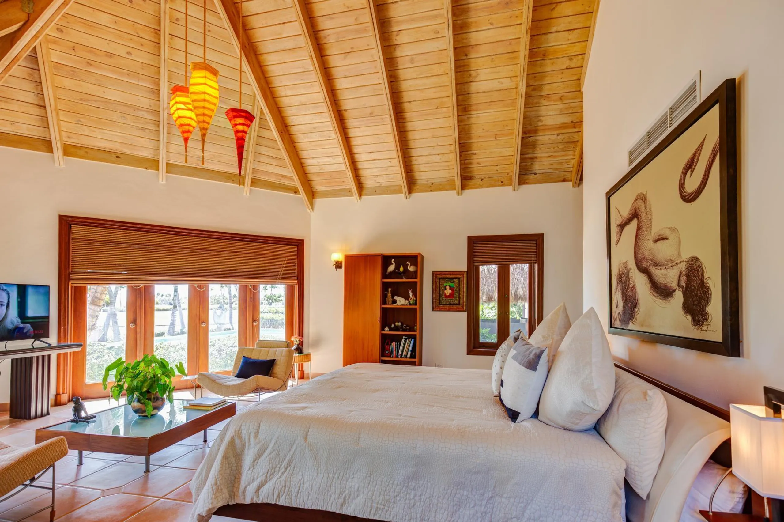 Opulent Six-Bedroom Villa with Pool, Jacuzzi, Gazebo and Golf Views — photograph 9