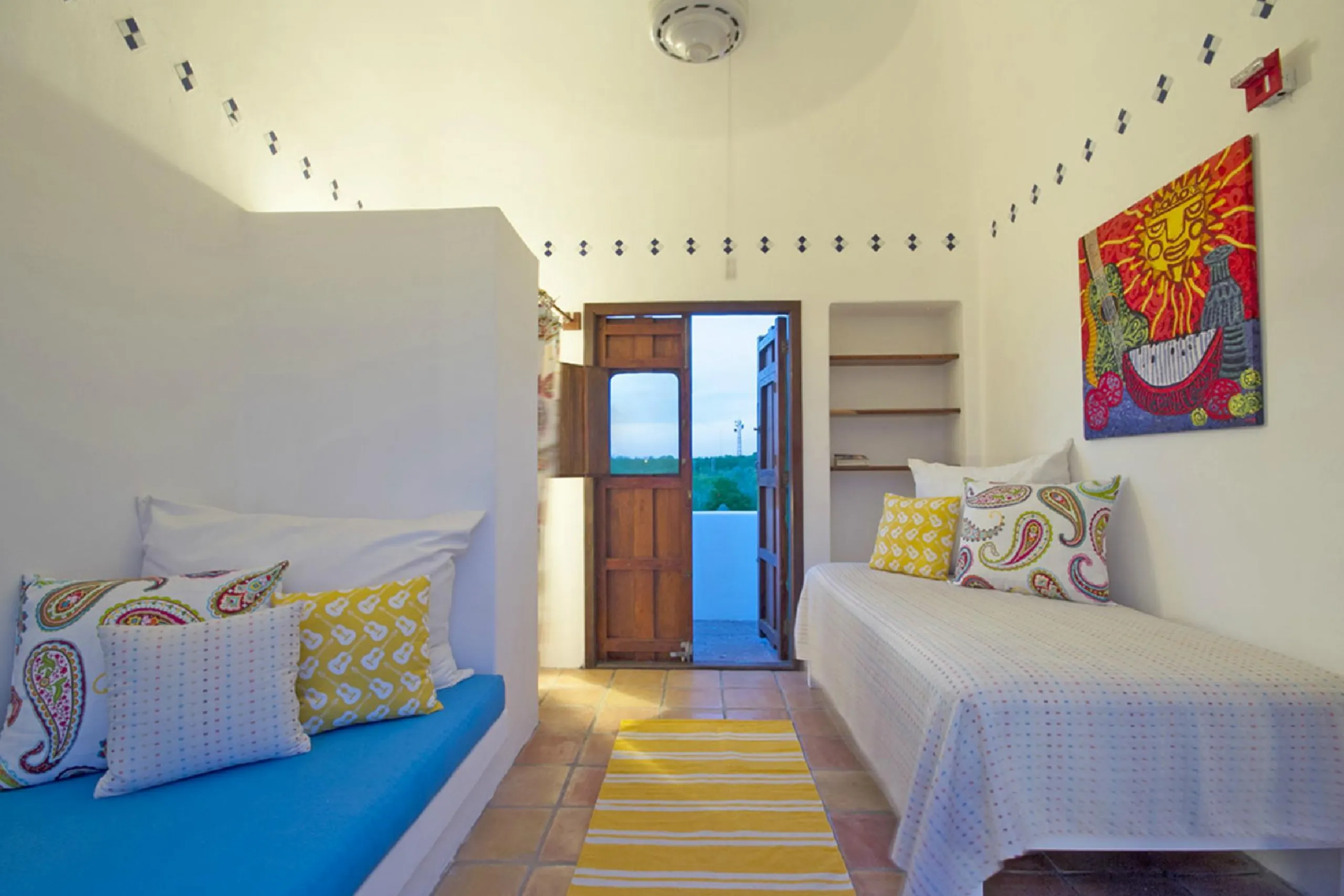 Majestic Colonial-Style Luxe Villa with Private Pool and Steps to the Beach — photograph 12