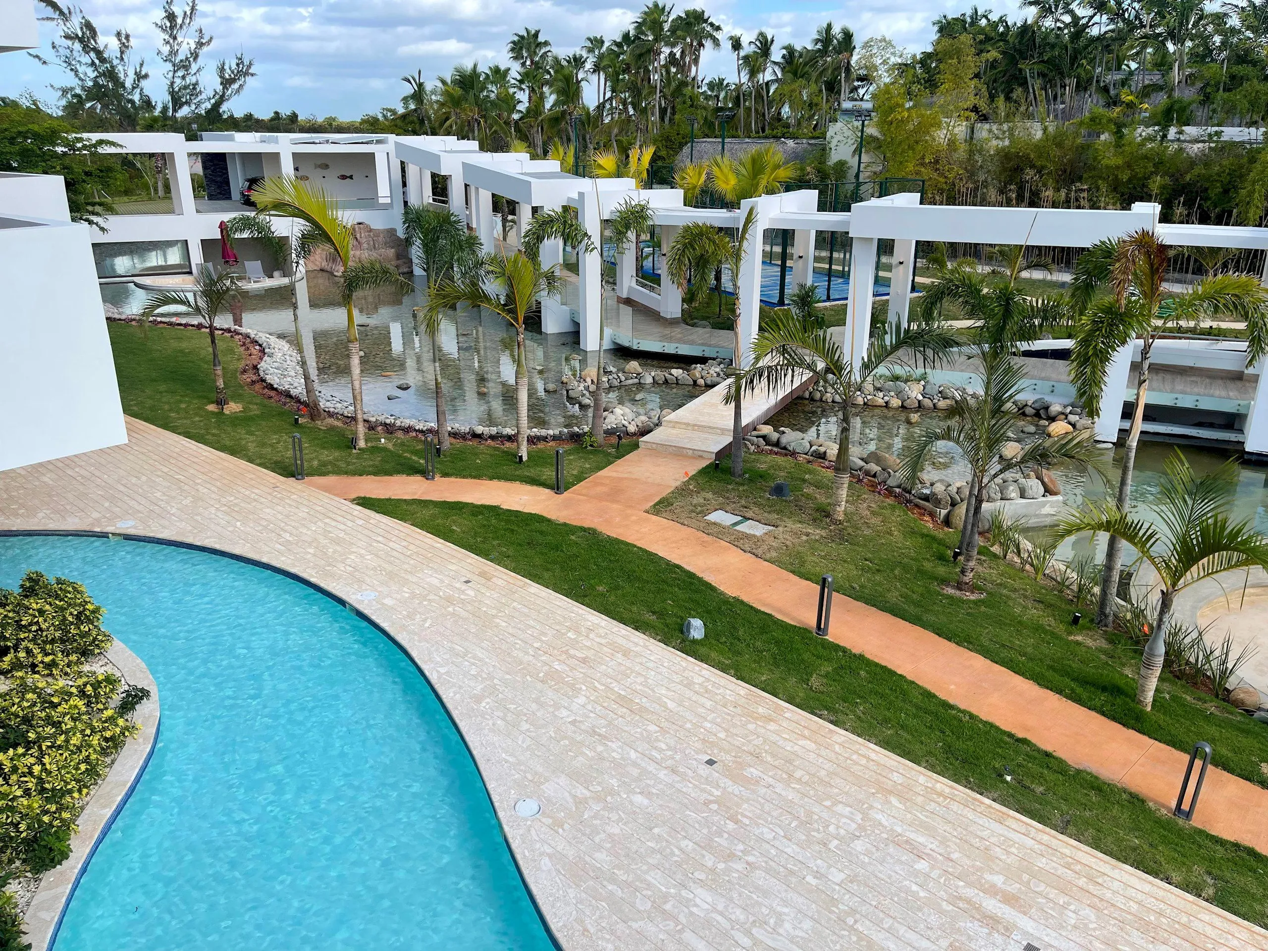 Incredible Beachfront Villa in Punta Cana with Private Pool, Fitness Room, and Basketball Court — photograph 5