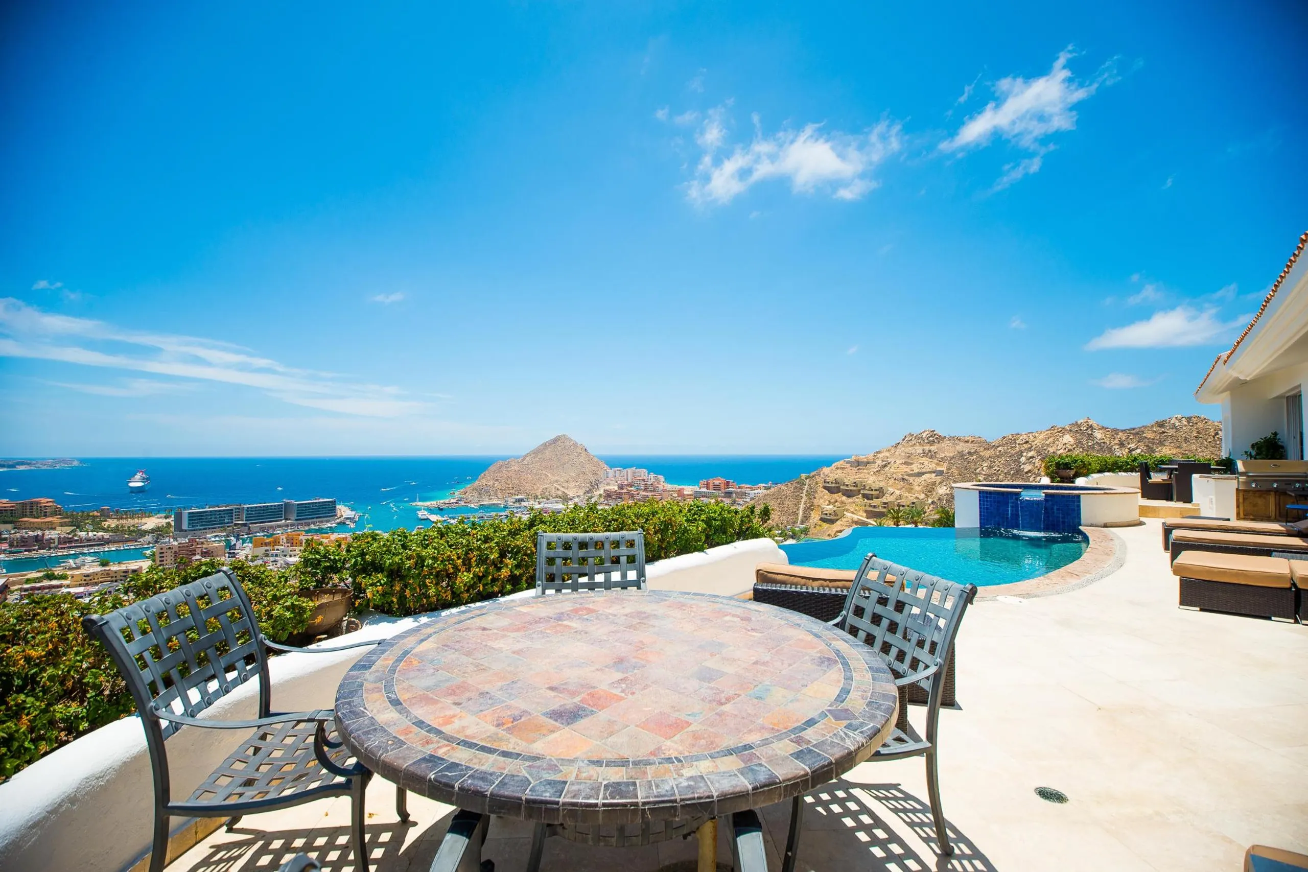 Stunning Cabo San Lucas Villa with Infinity Edge Pool and Jacuzzi — photograph 6